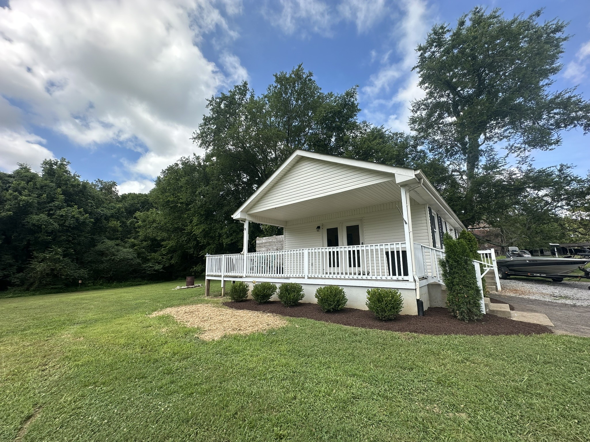 2039 W Jefferson Pike