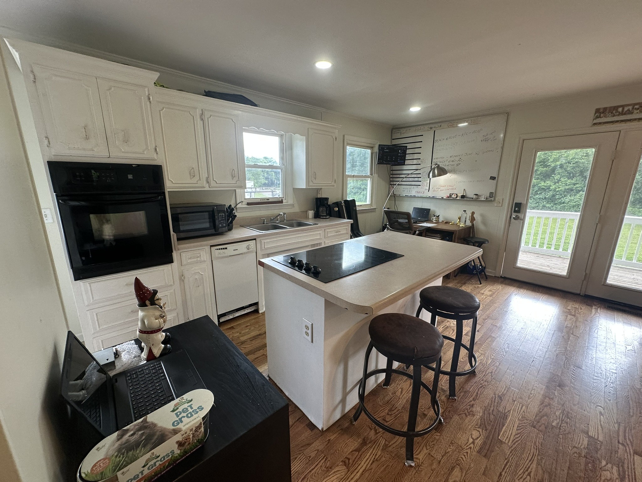2039 W Jefferson Pike