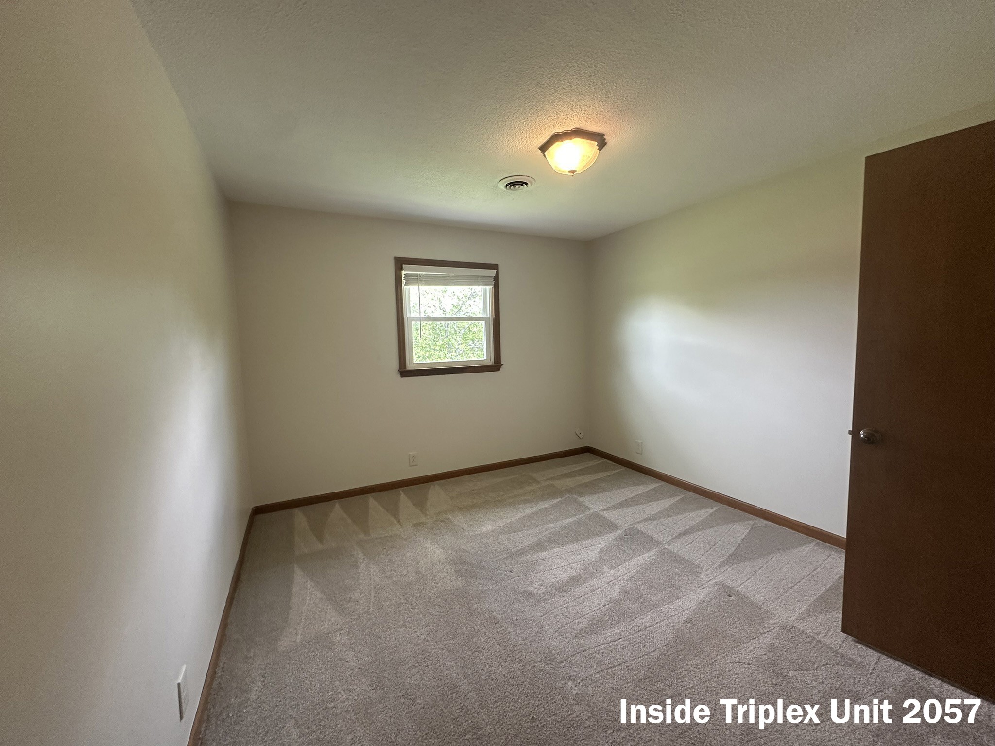 2053 W Jefferson Pike