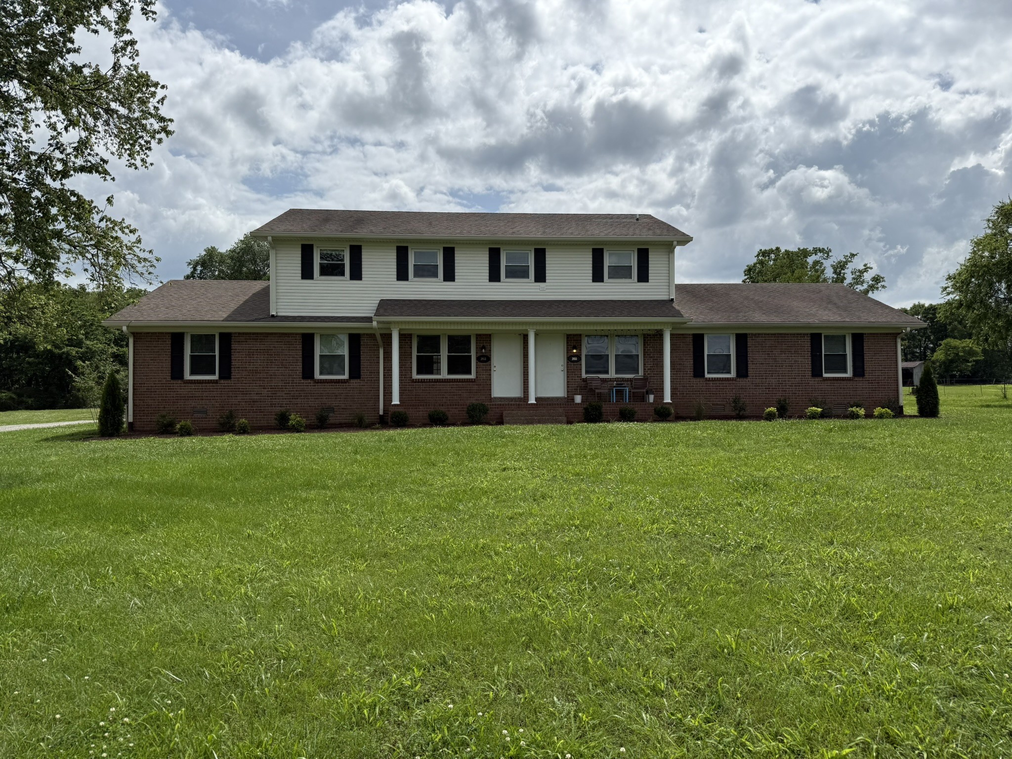 2053 W Jefferson Pike