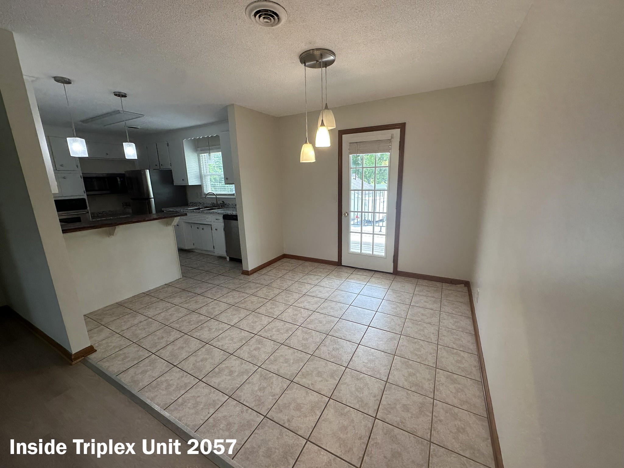 2053 W Jefferson Pike