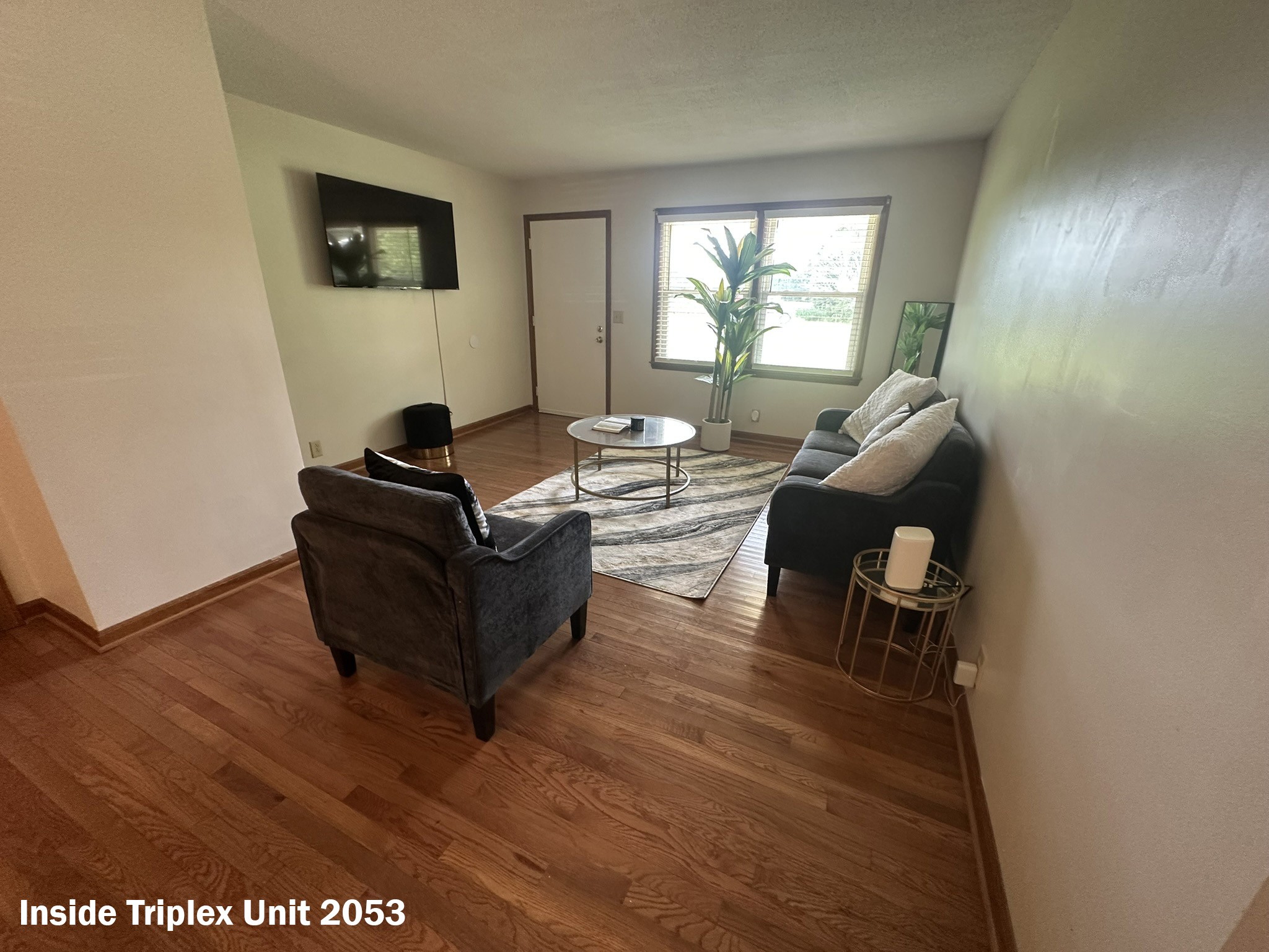 2053 W Jefferson Pike