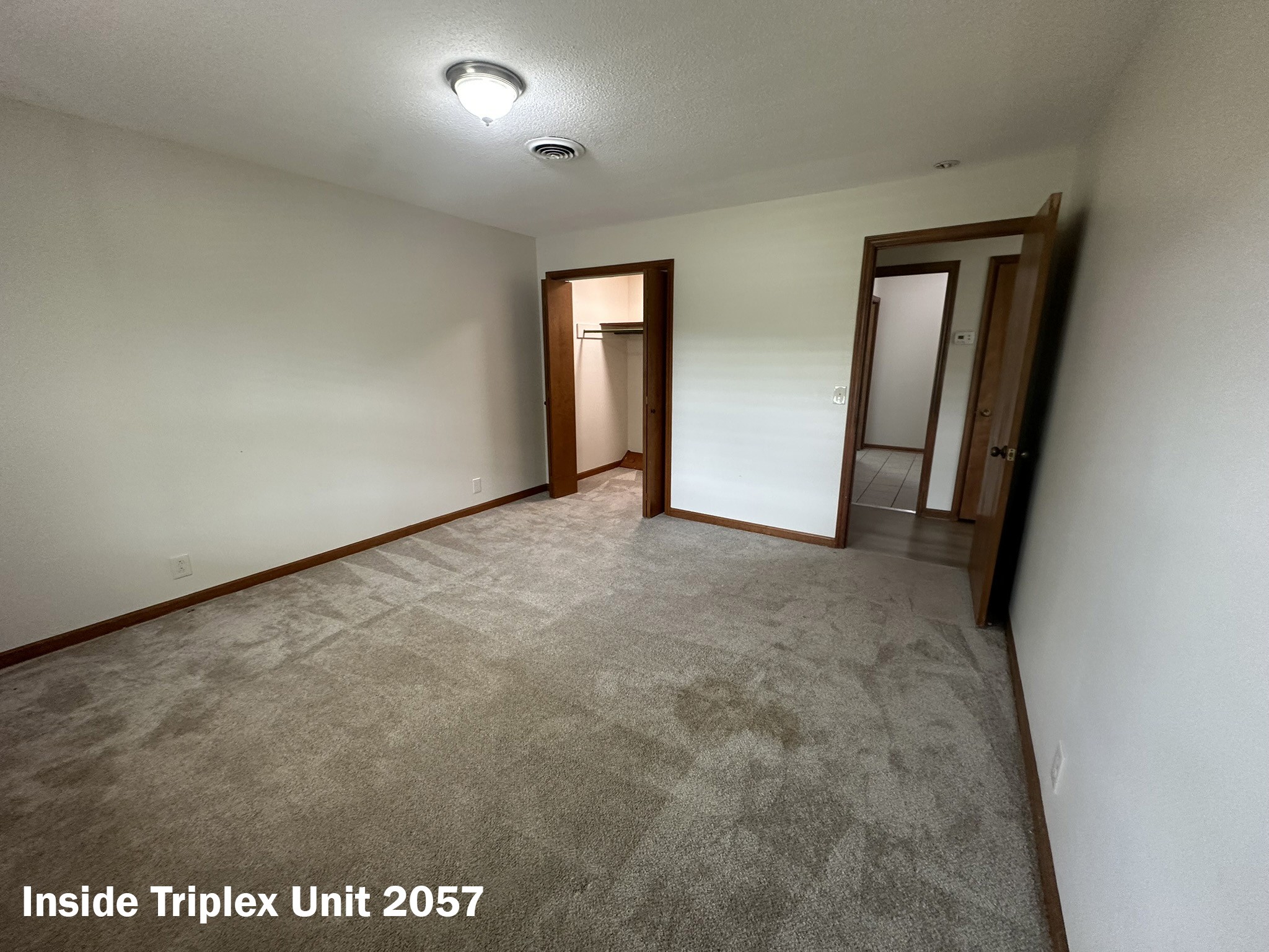 2053 W Jefferson Pike