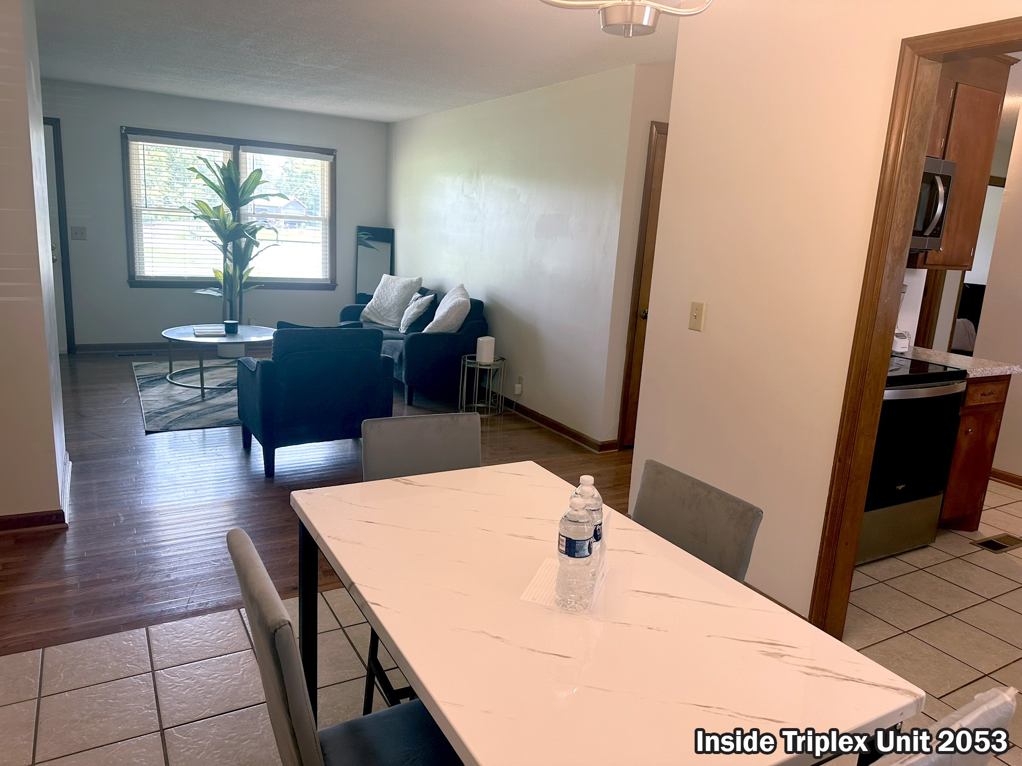2053 W Jefferson Pike