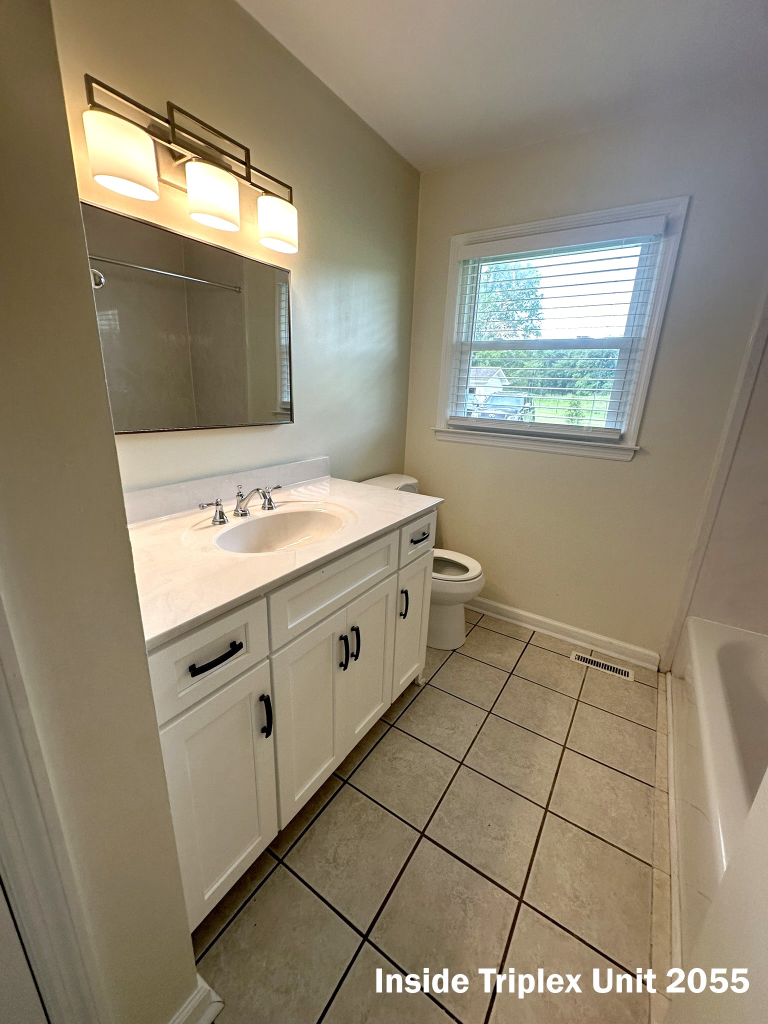2053 W Jefferson Pike