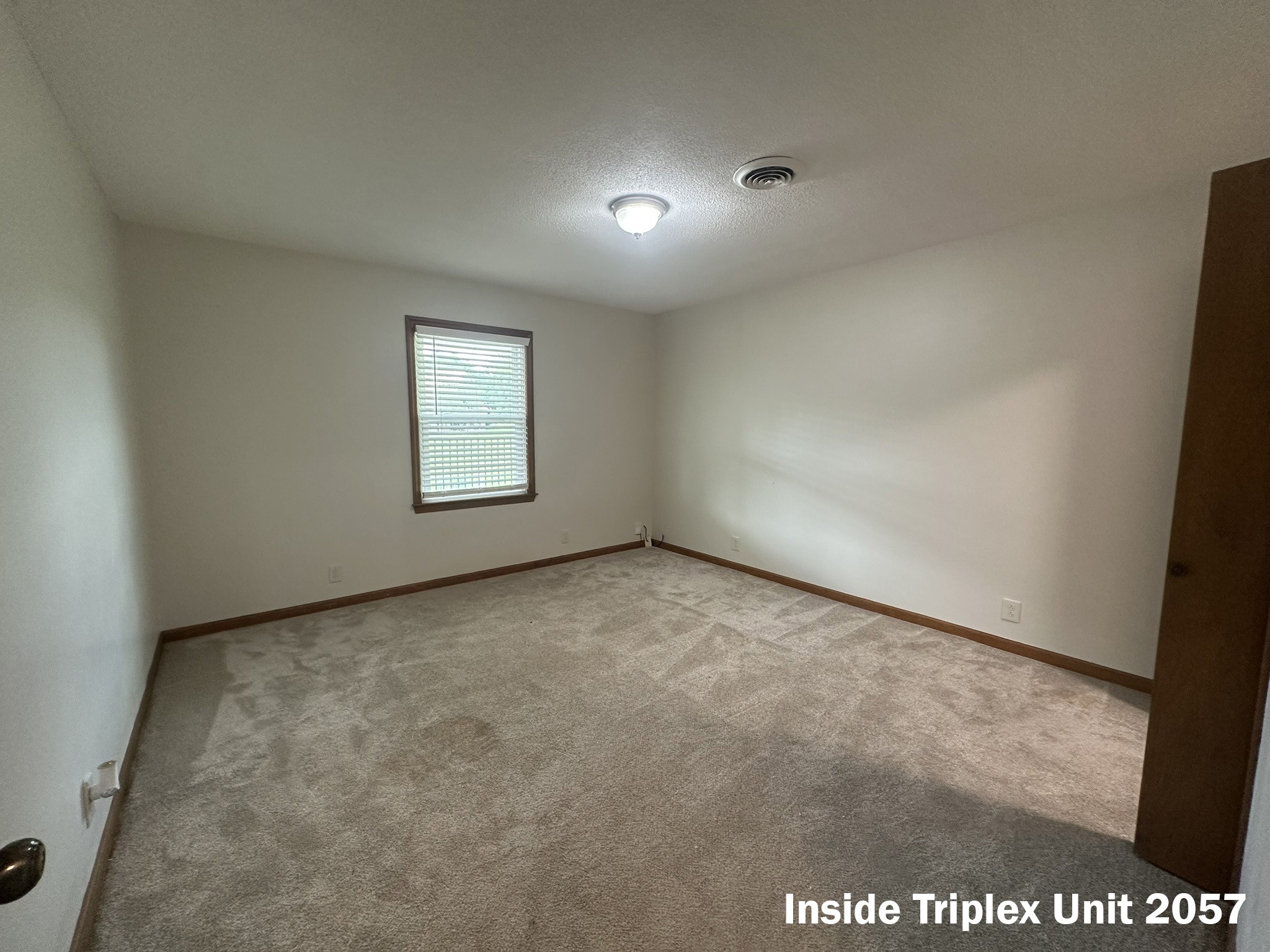 2053 W Jefferson Pike