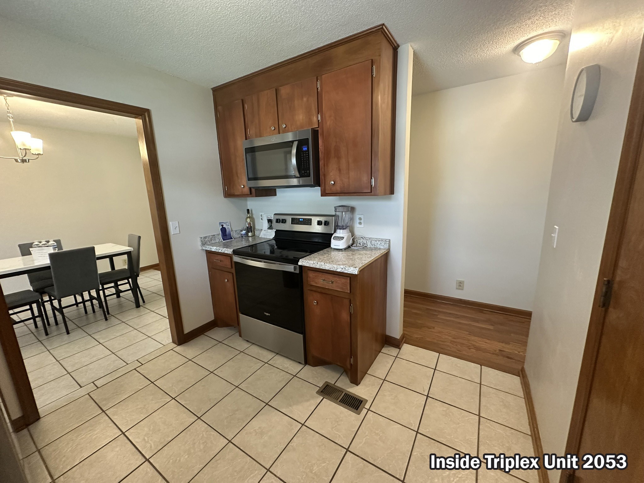 2053 W Jefferson Pike
