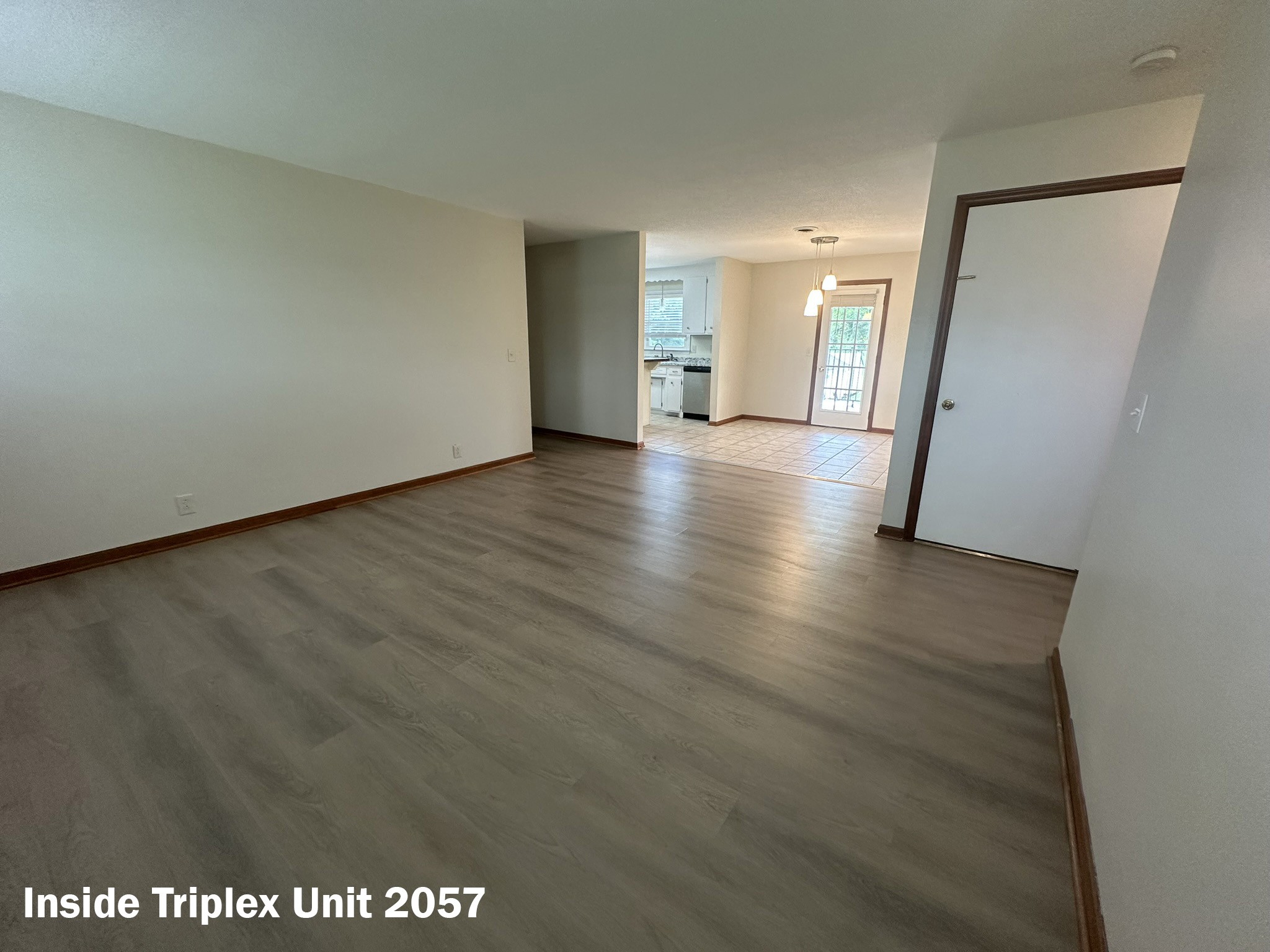 2053 W Jefferson Pike