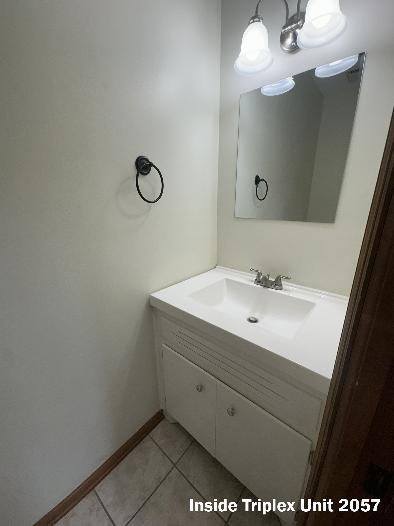2053 W Jefferson Pike