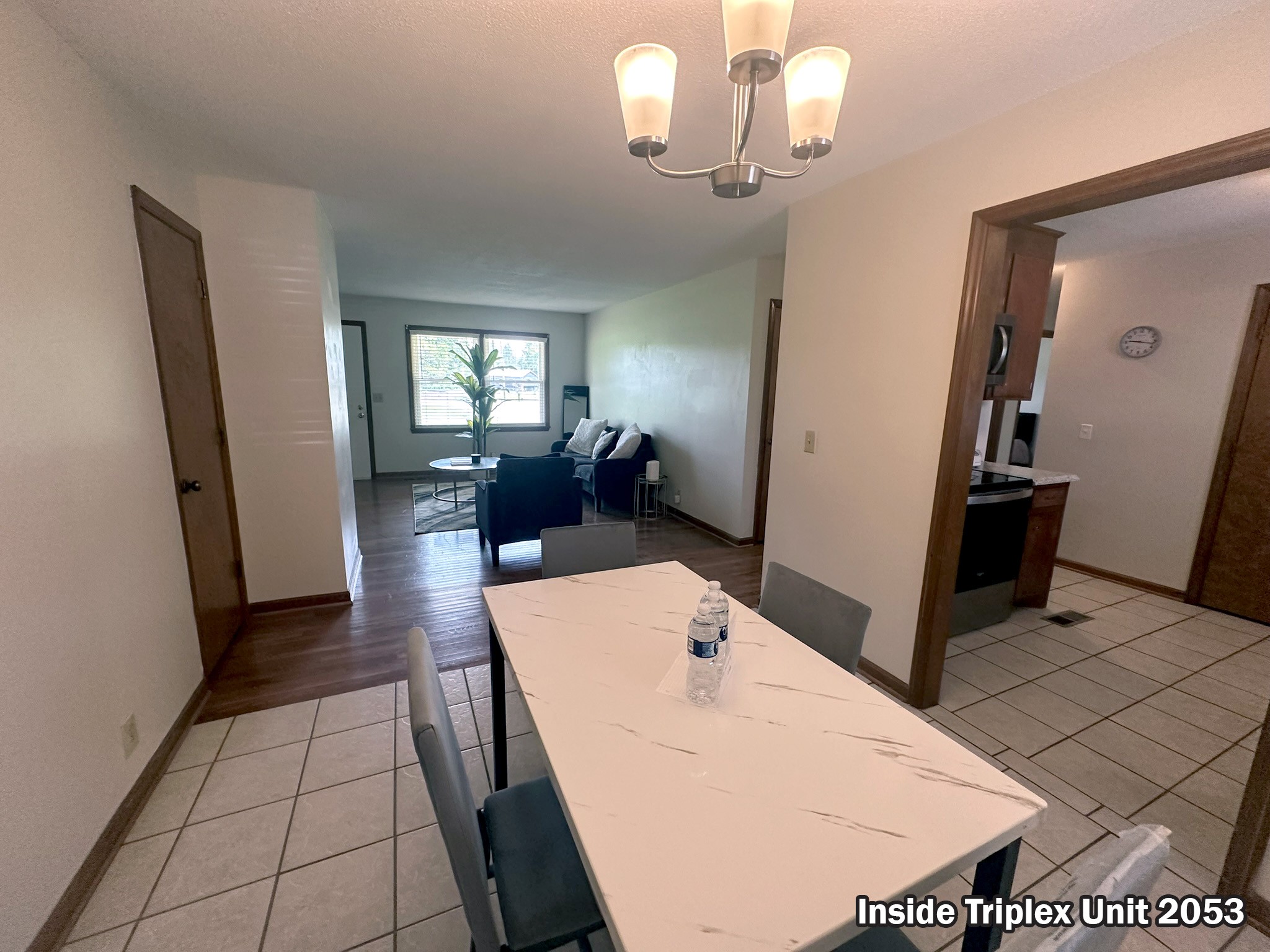 2053 W Jefferson Pike