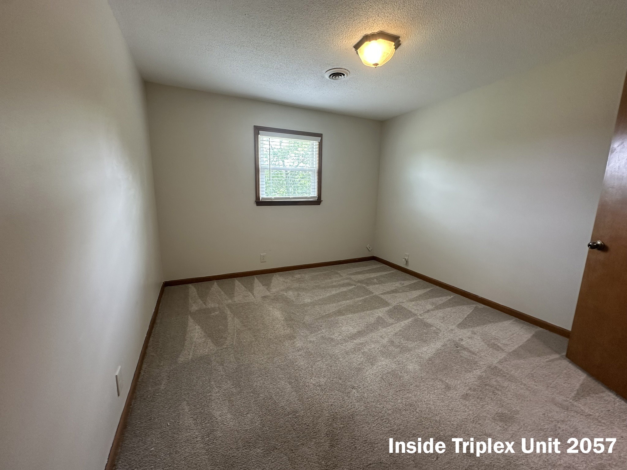 2053 W Jefferson Pike