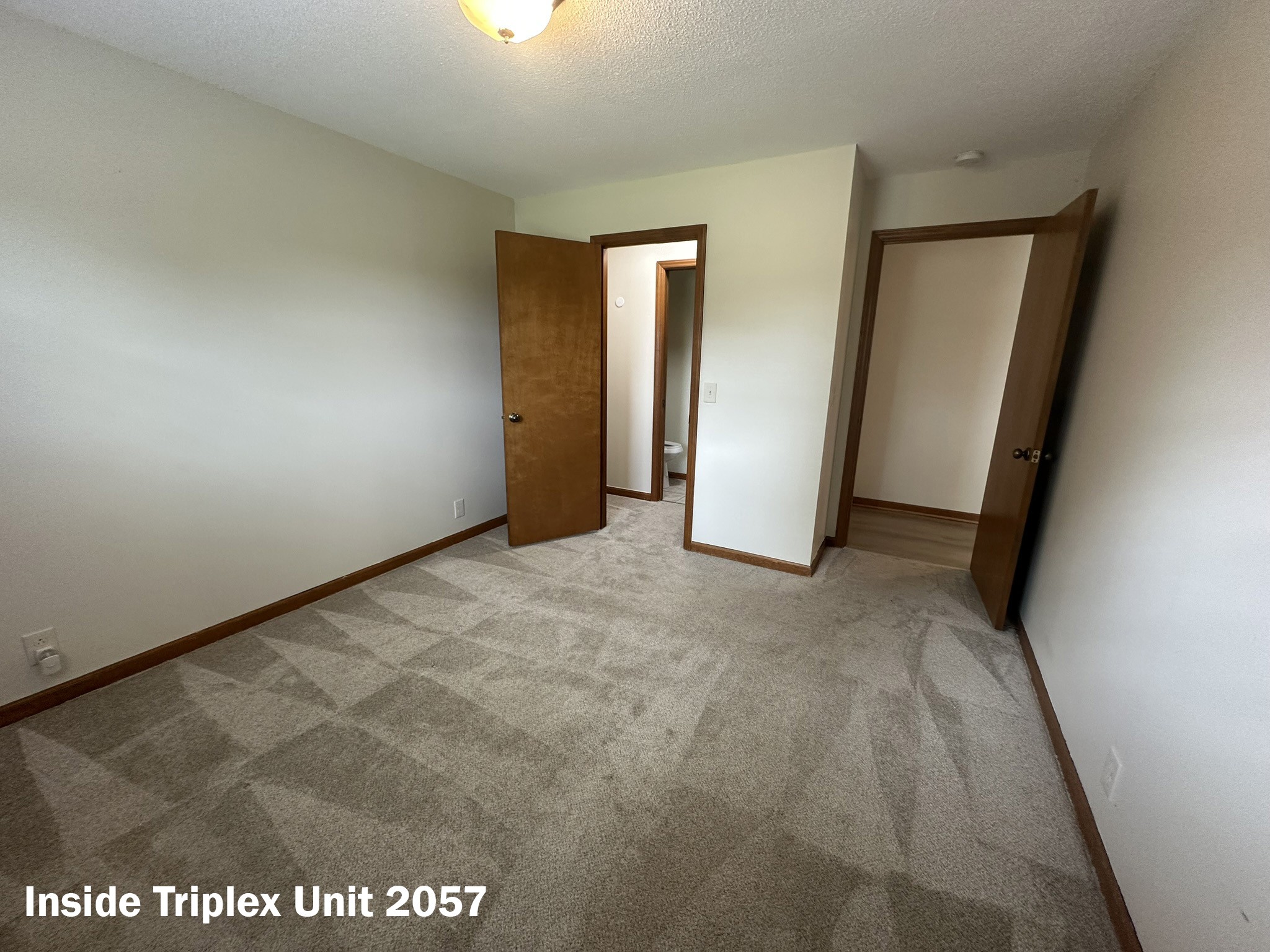 2053 W Jefferson Pike