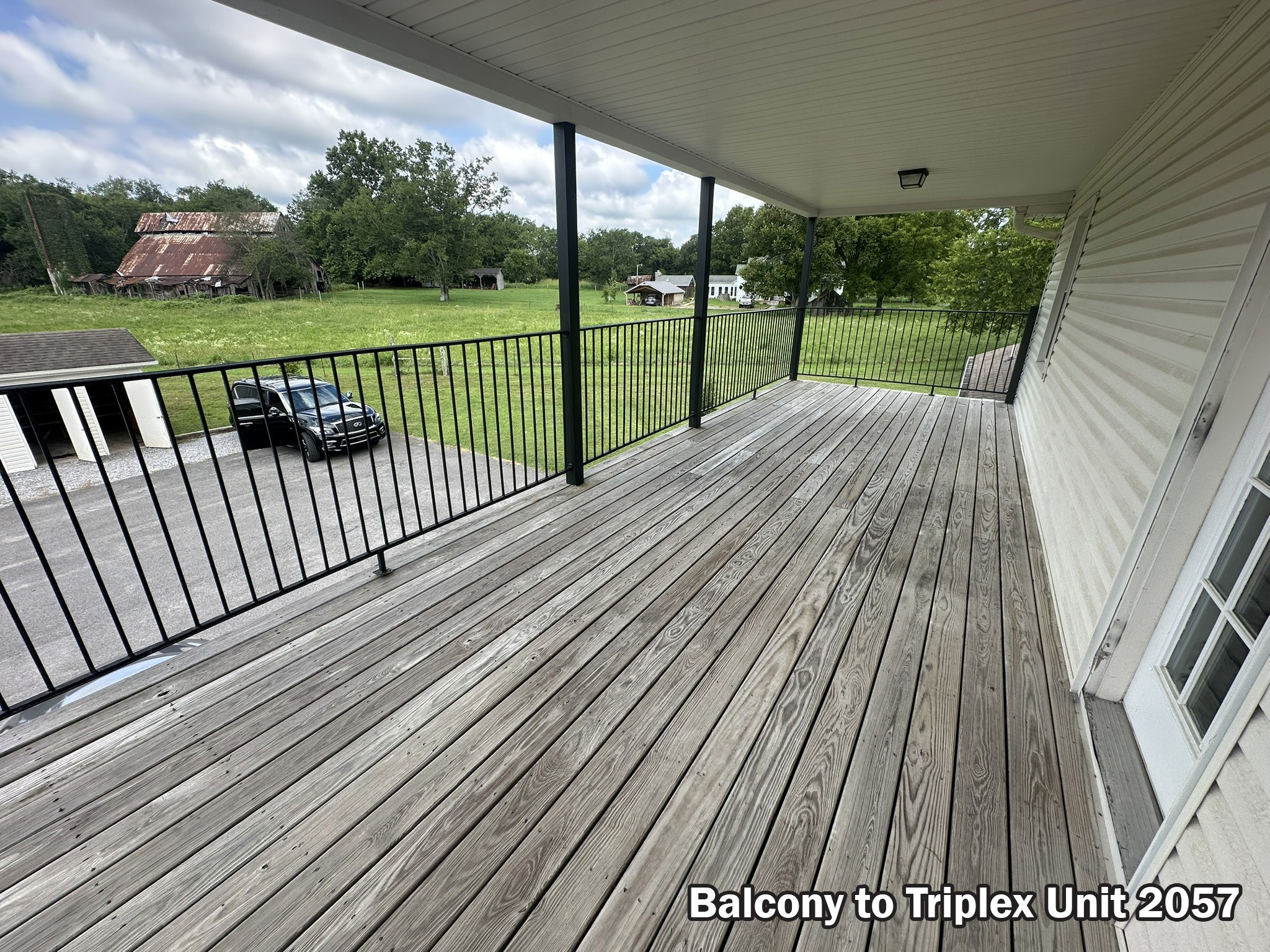 2053 W Jefferson Pike