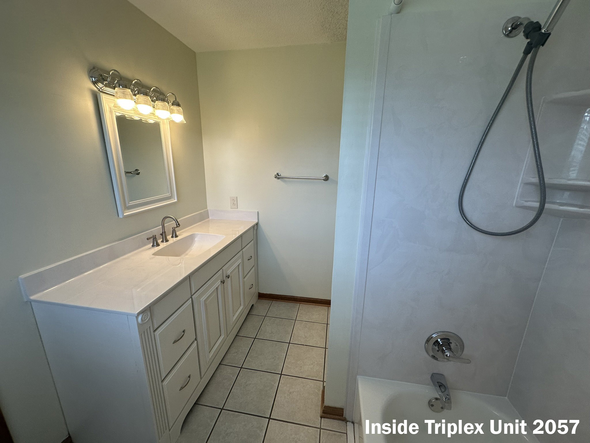 2053 W Jefferson Pike
