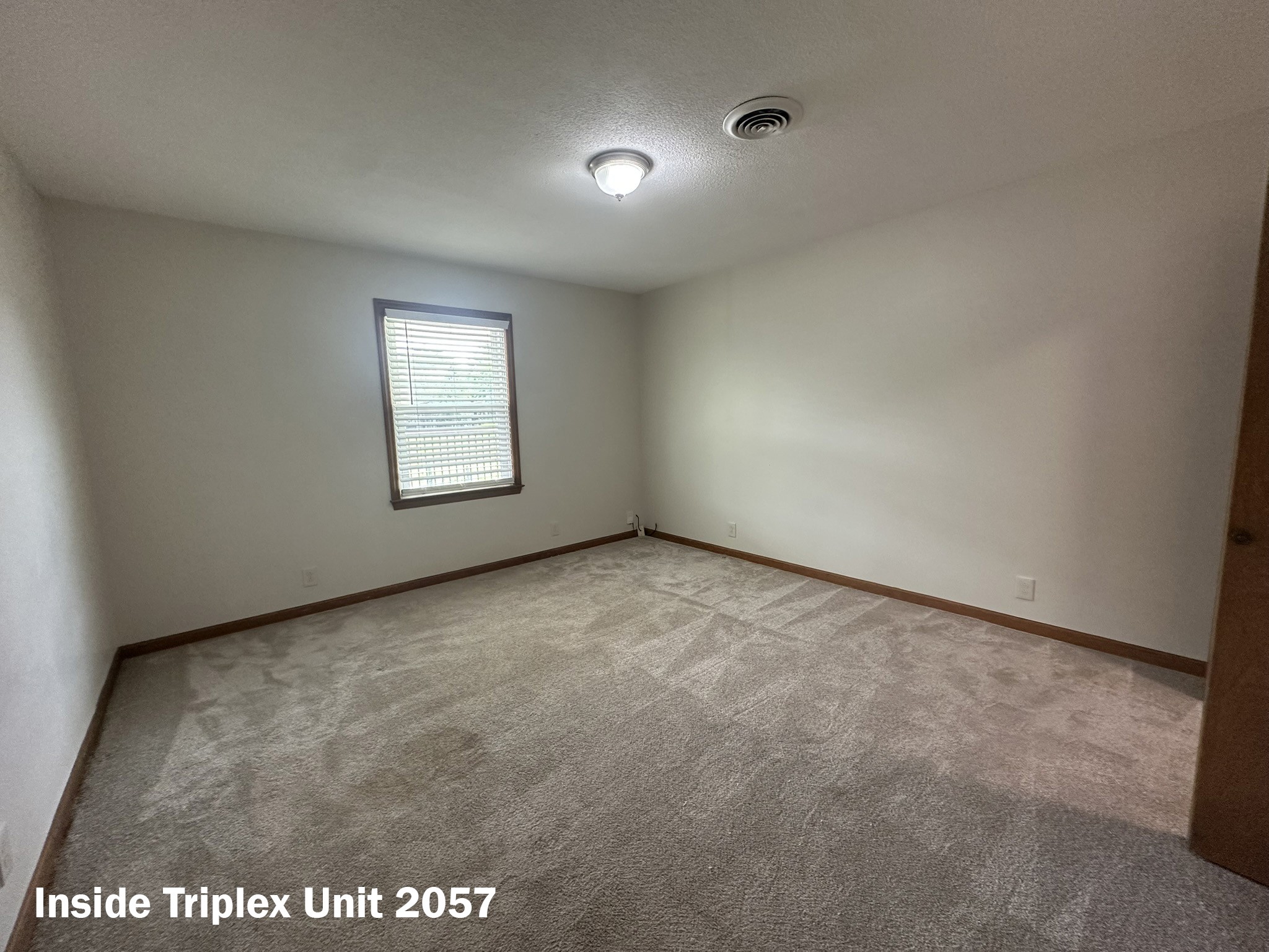 2053 W Jefferson Pike
