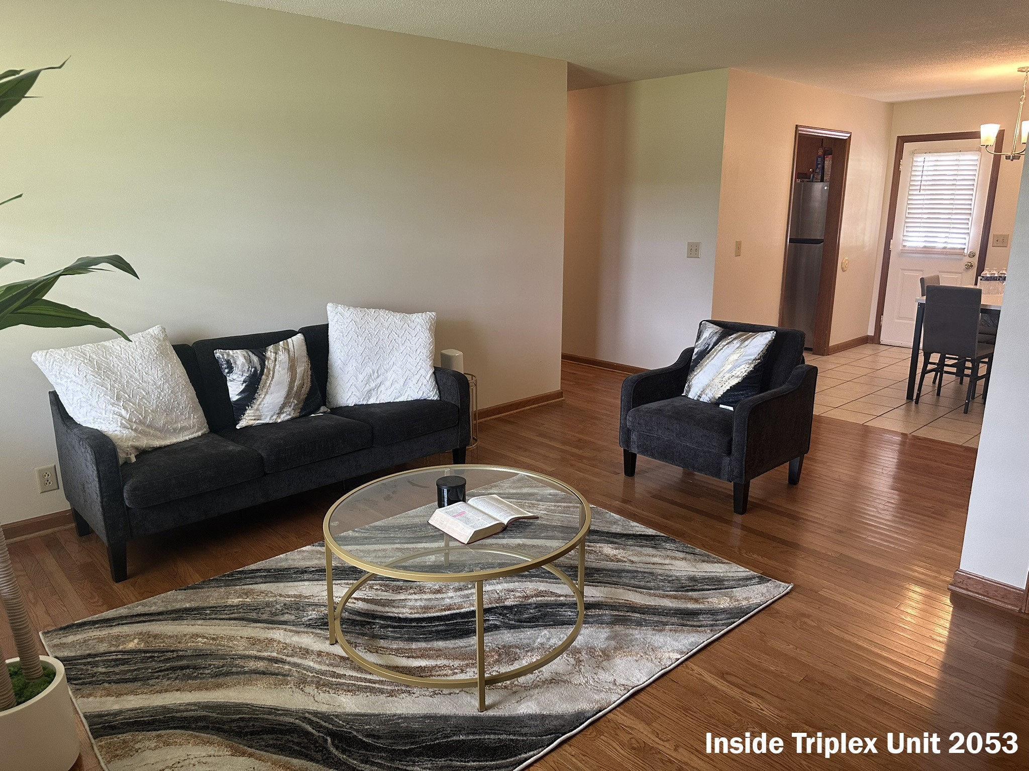 2053 W Jefferson Pike