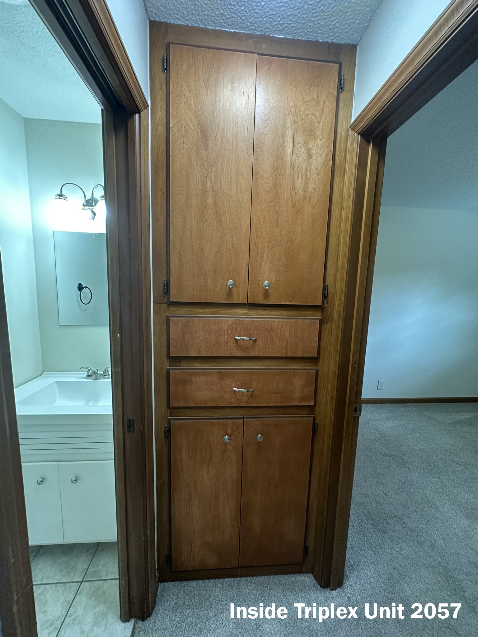 2053 W Jefferson Pike