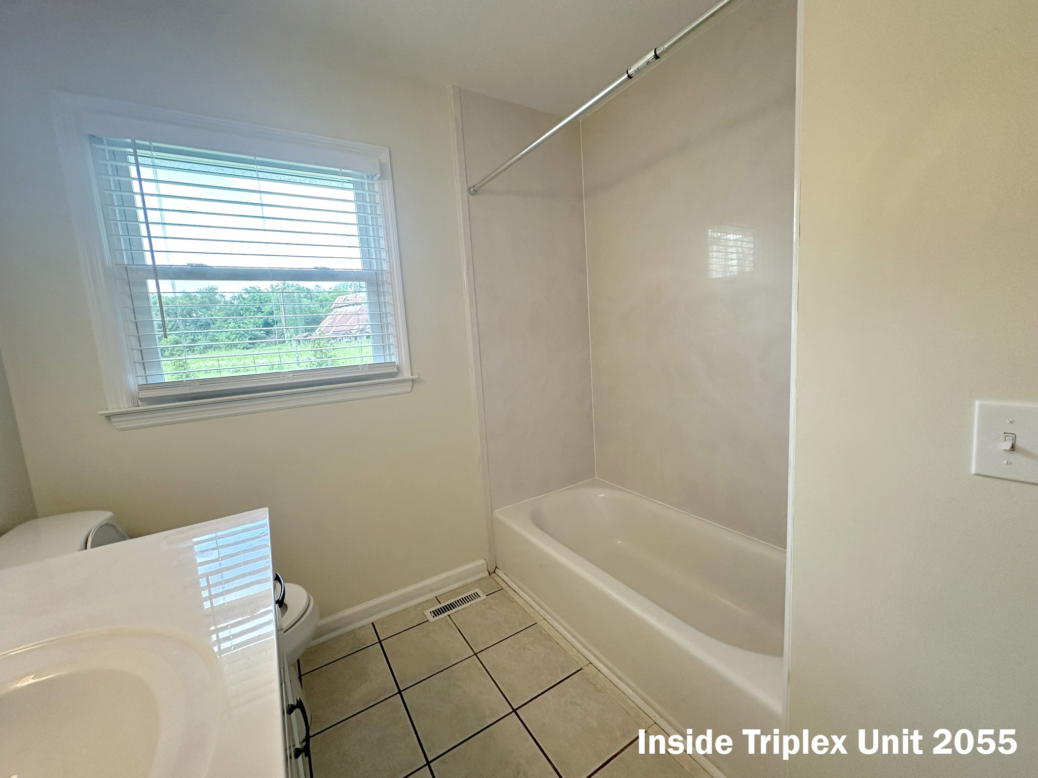 2053 W Jefferson Pike