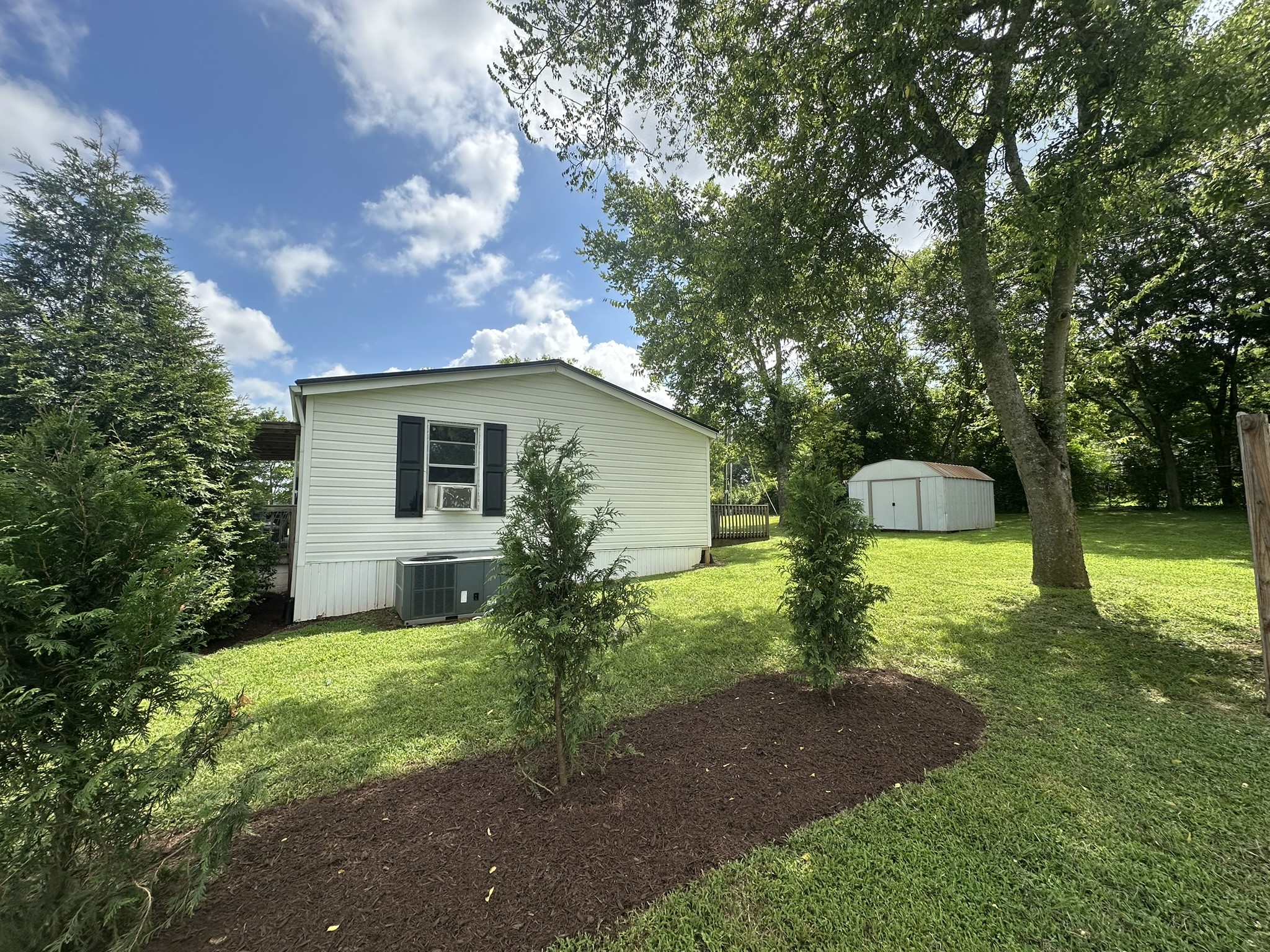 1851 W Jefferson Pike