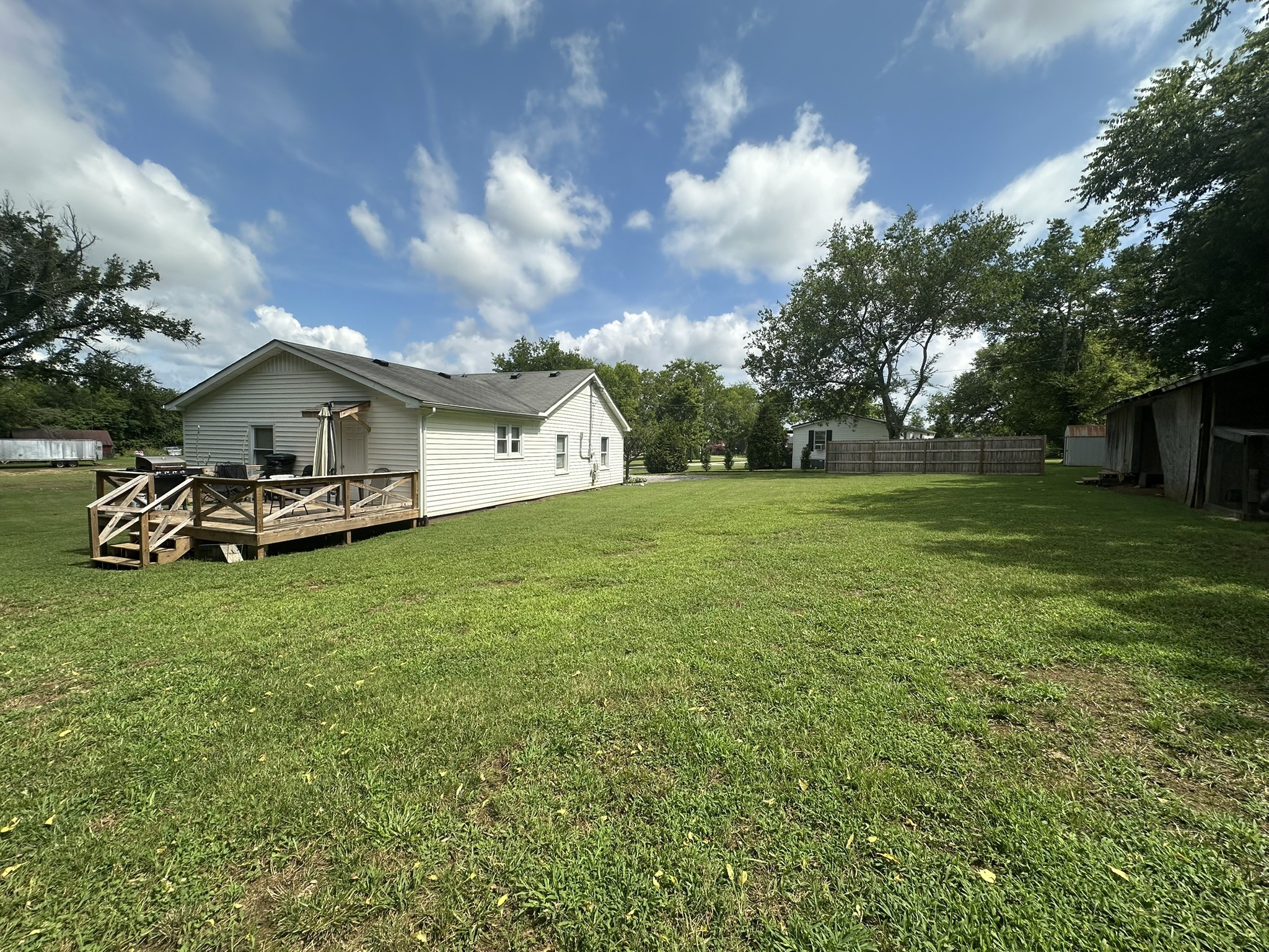 1851 W Jefferson Pike