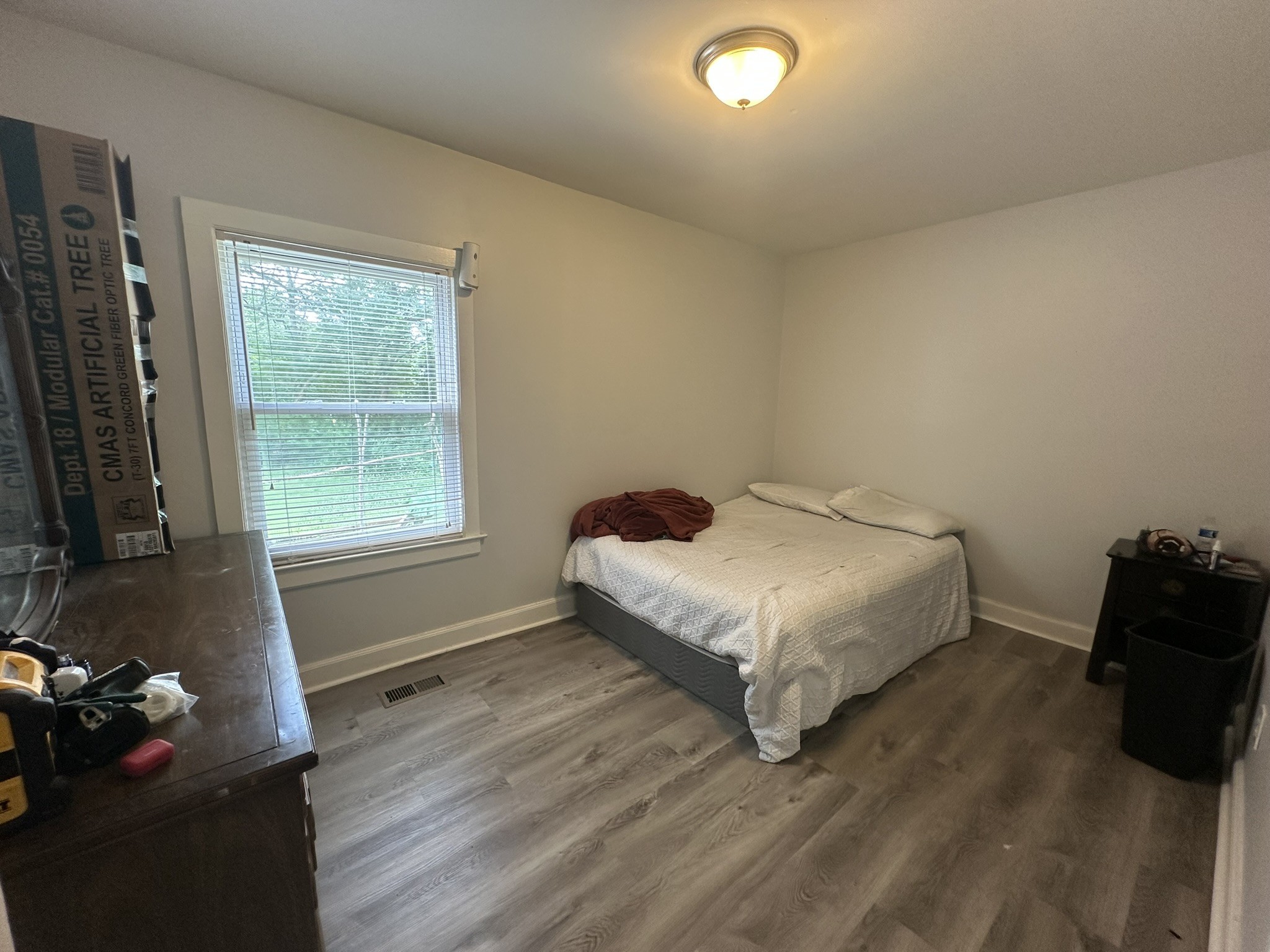 1851 W Jefferson Pike