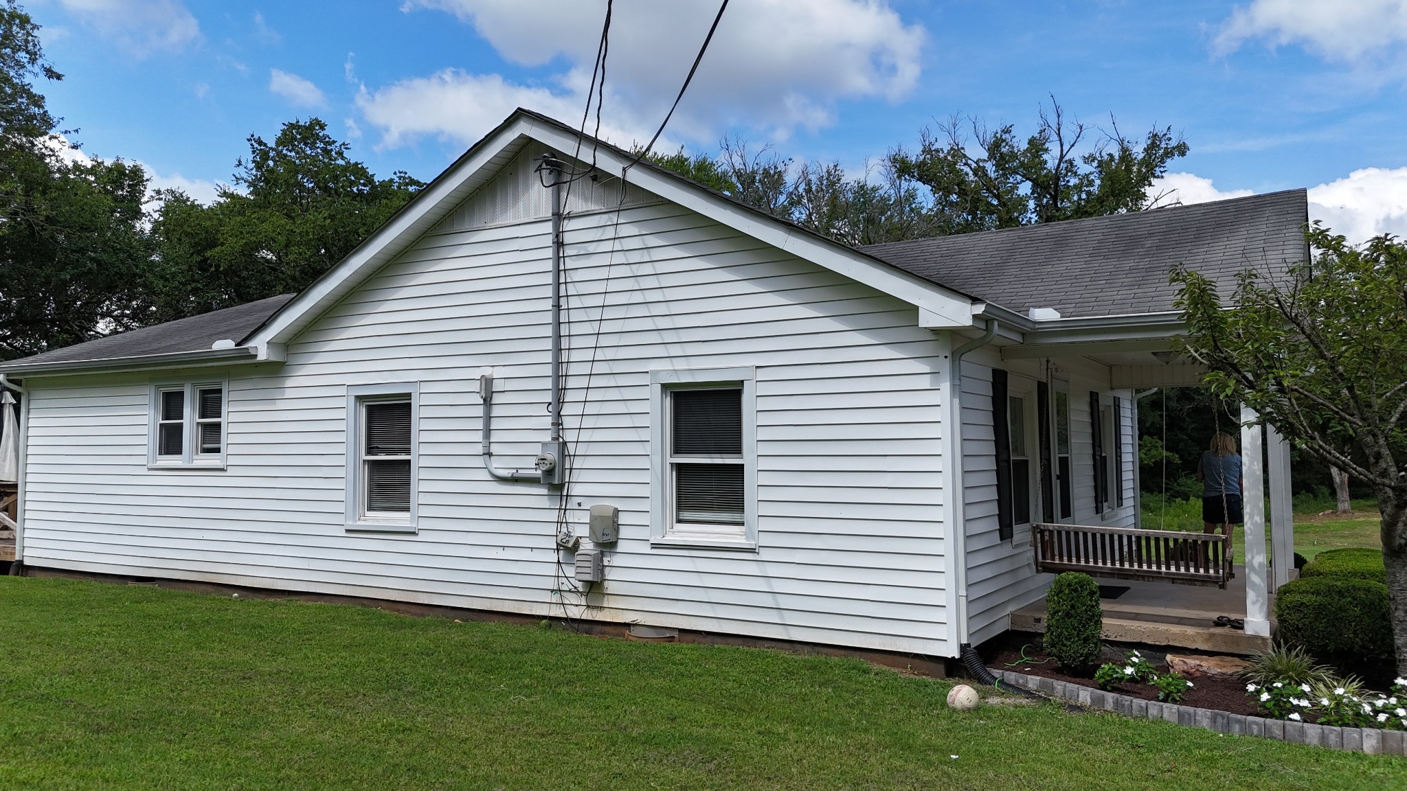 1851 W Jefferson Pike