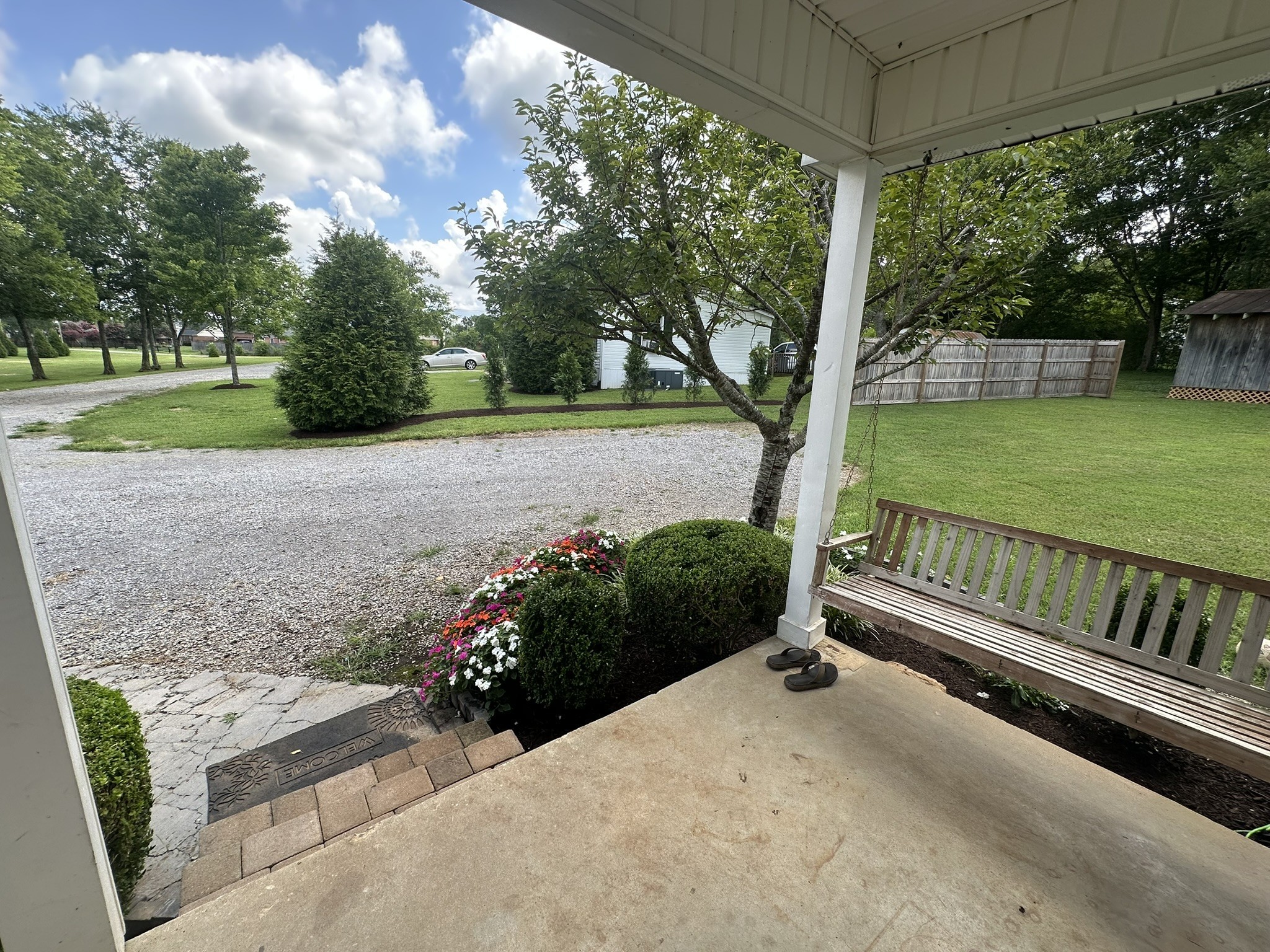 1851 W Jefferson Pike