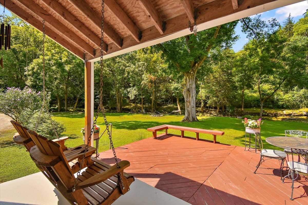 1570 Wolf Creek Rd