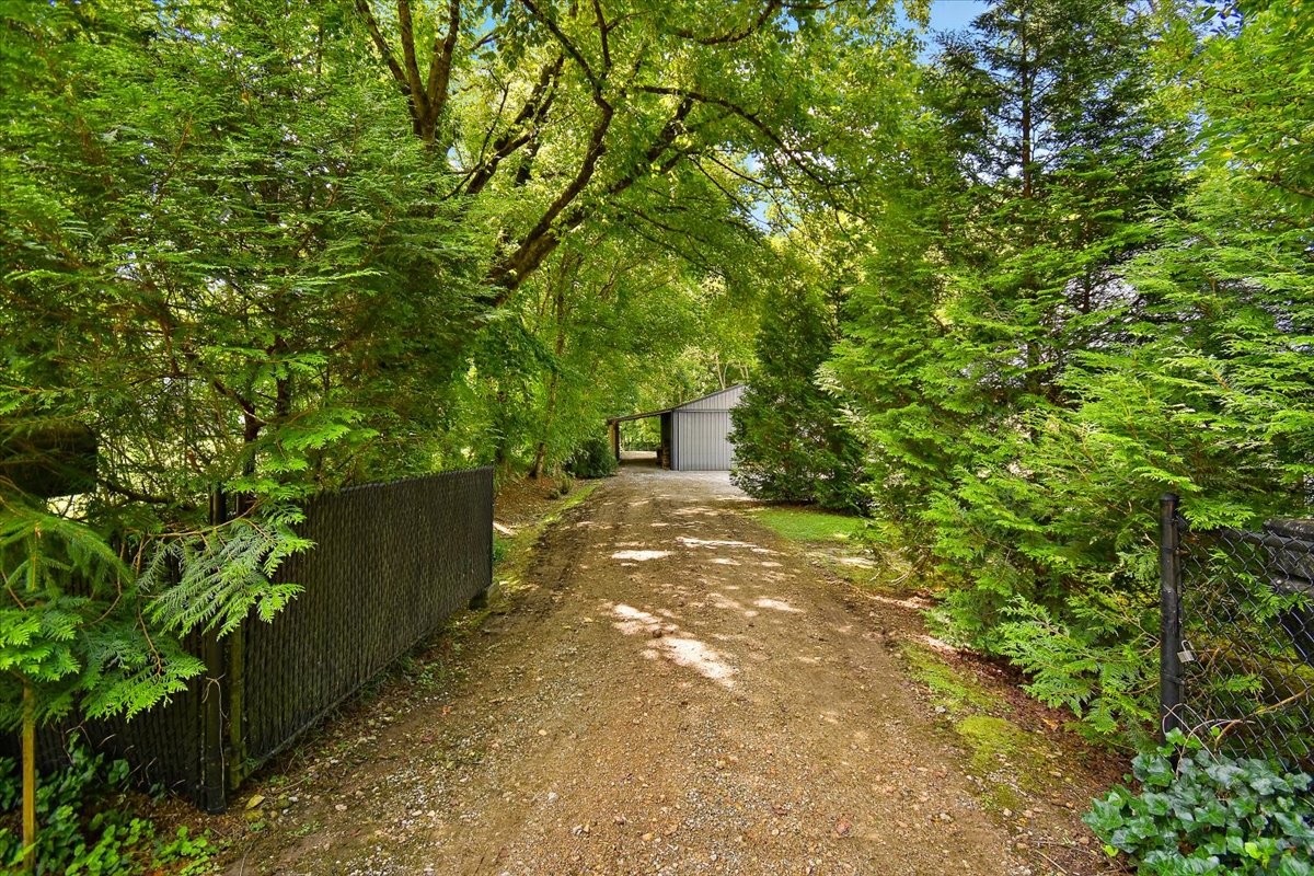 1570 Wolf Creek Rd