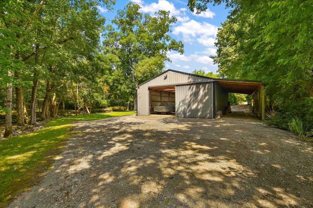 1570 Wolf Creek Rd