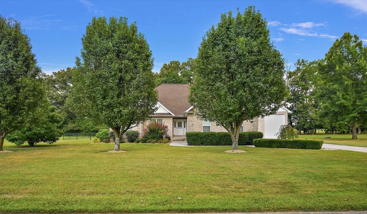 417 Whispering Winds Dr