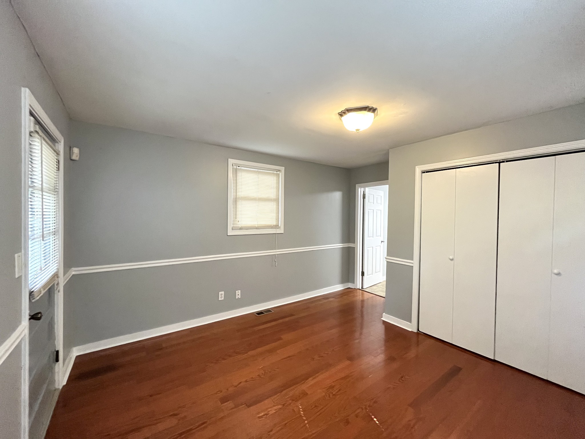 874 W Sharpe Ave