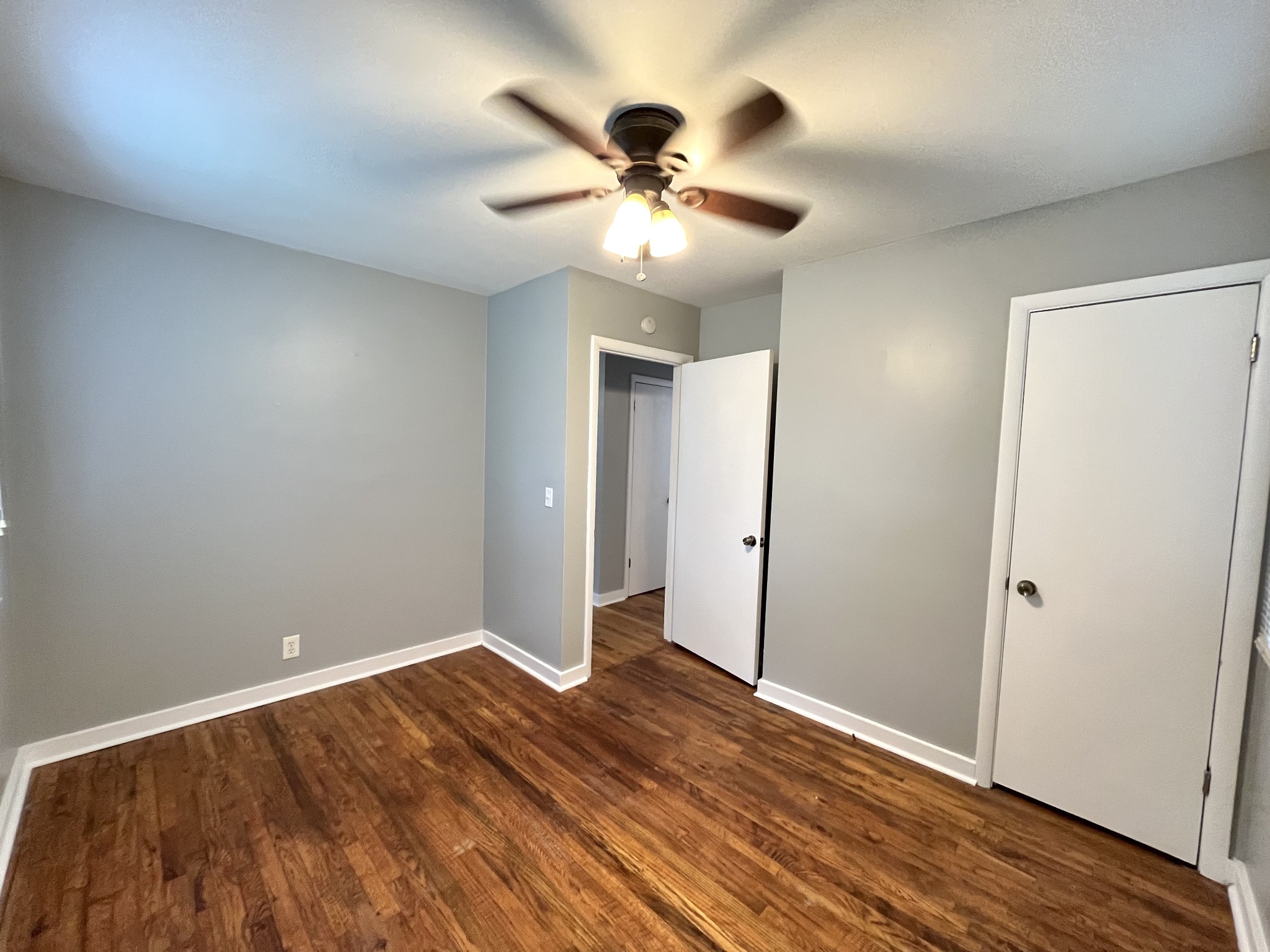874 W Sharpe Ave