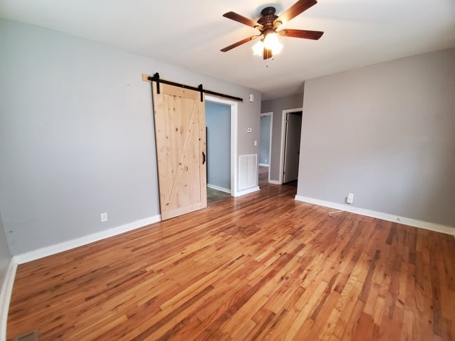 874 W Sharpe Ave