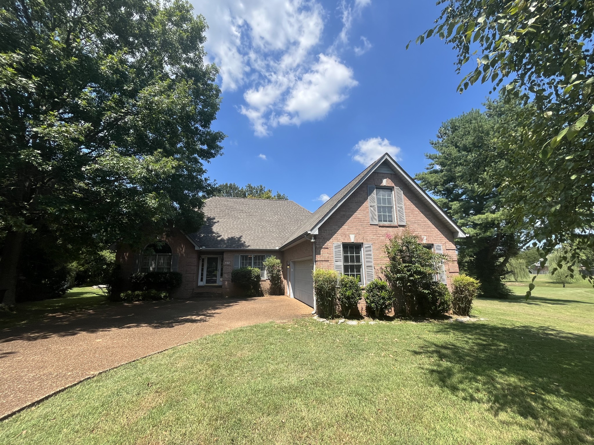 702 Middleton Ln