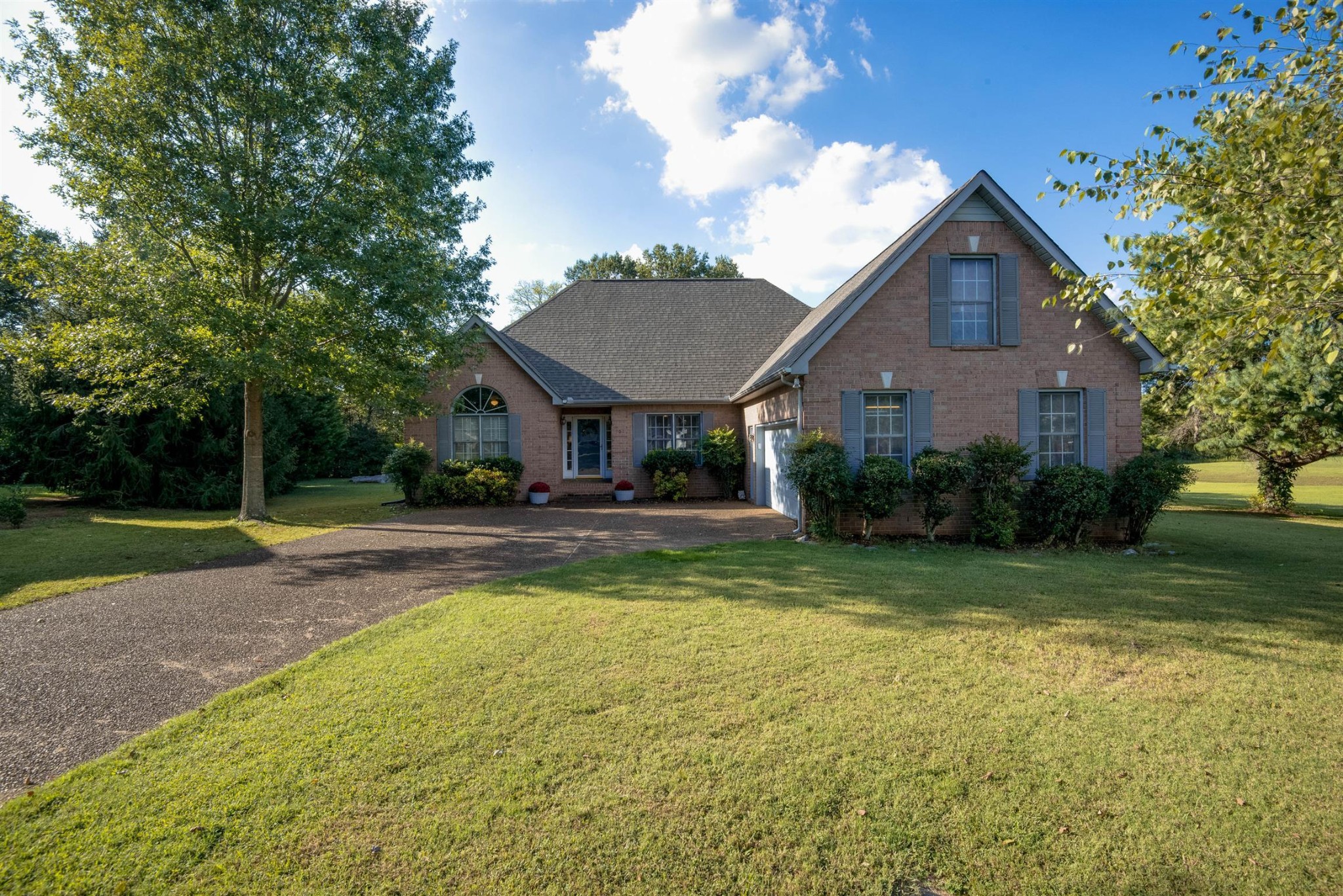 702 Middleton Ln