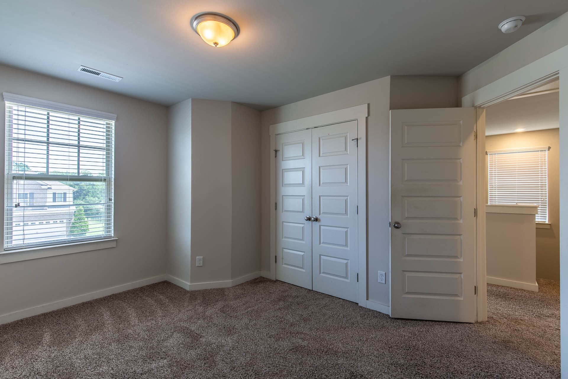 3157 Rift Ln