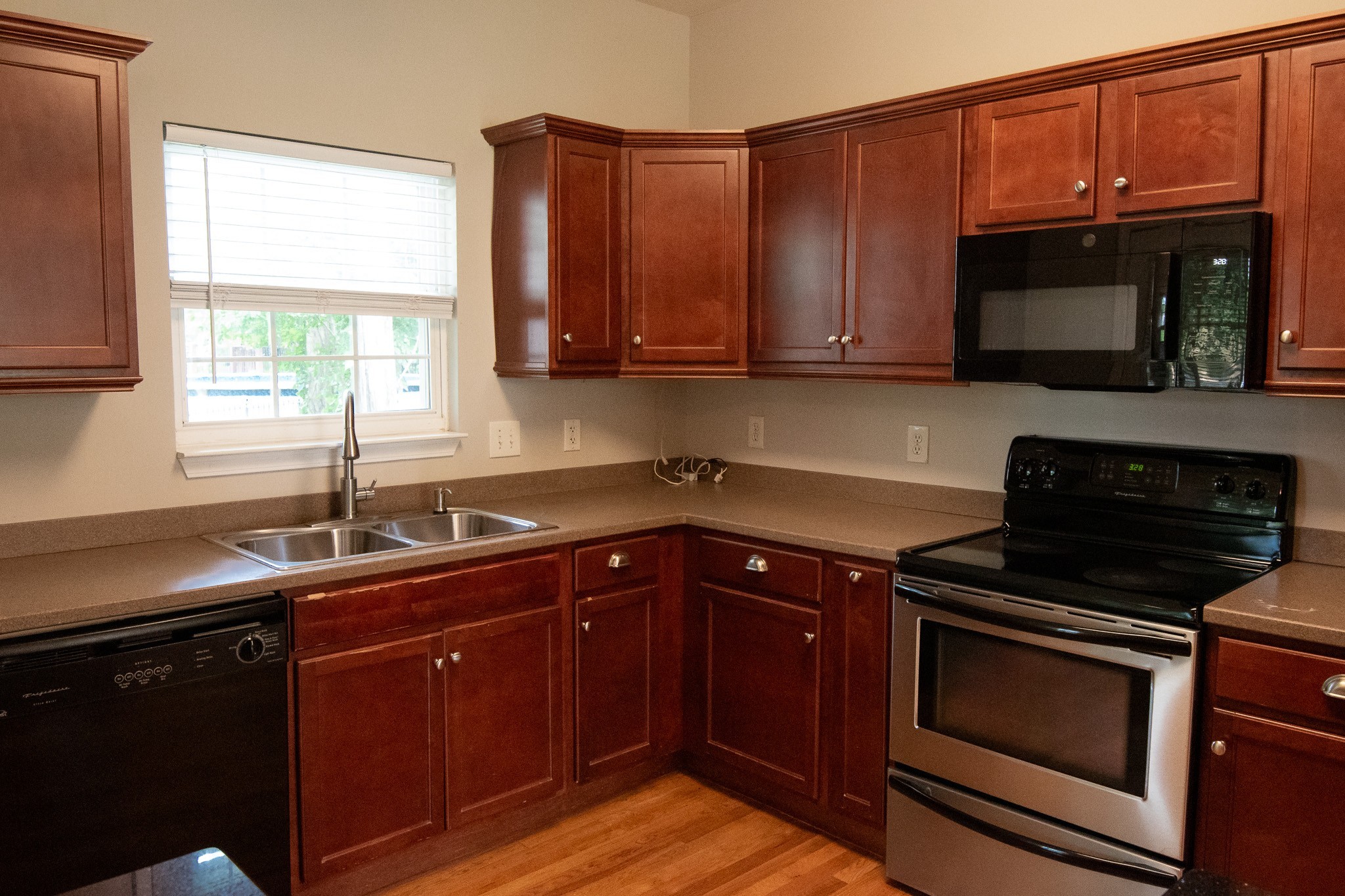 115 Gardenwood Ct