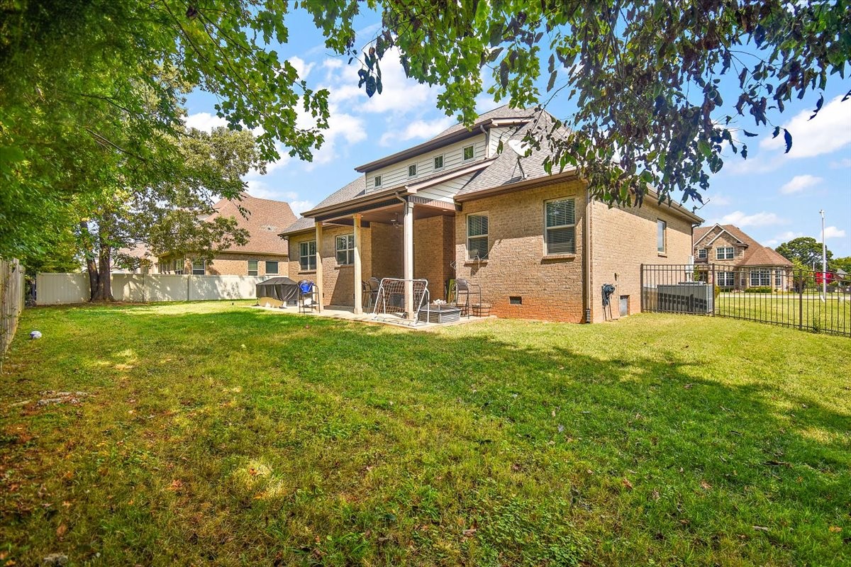 525 Piccadilly Dr