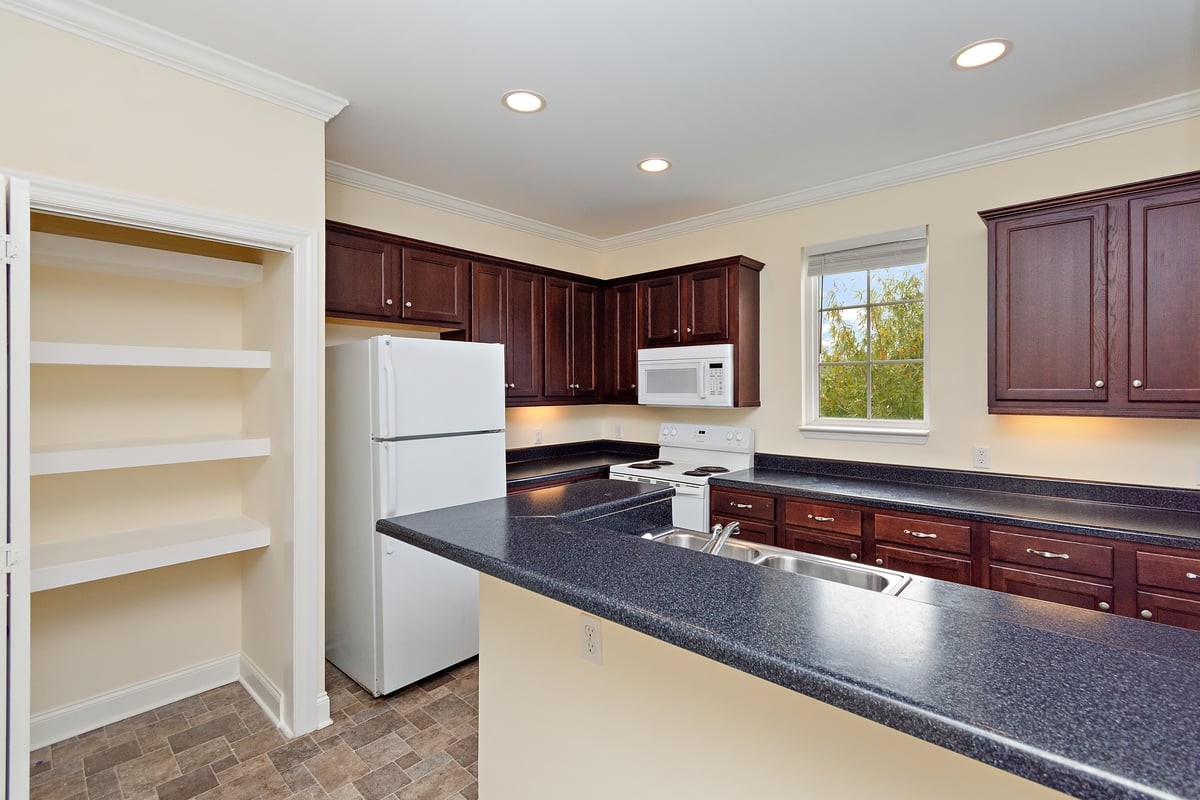 4316 Summercrest Blvd Unit: 524