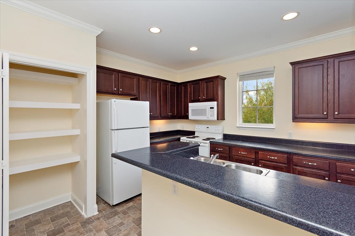4316 Summercrest Blvd Unit: 524
