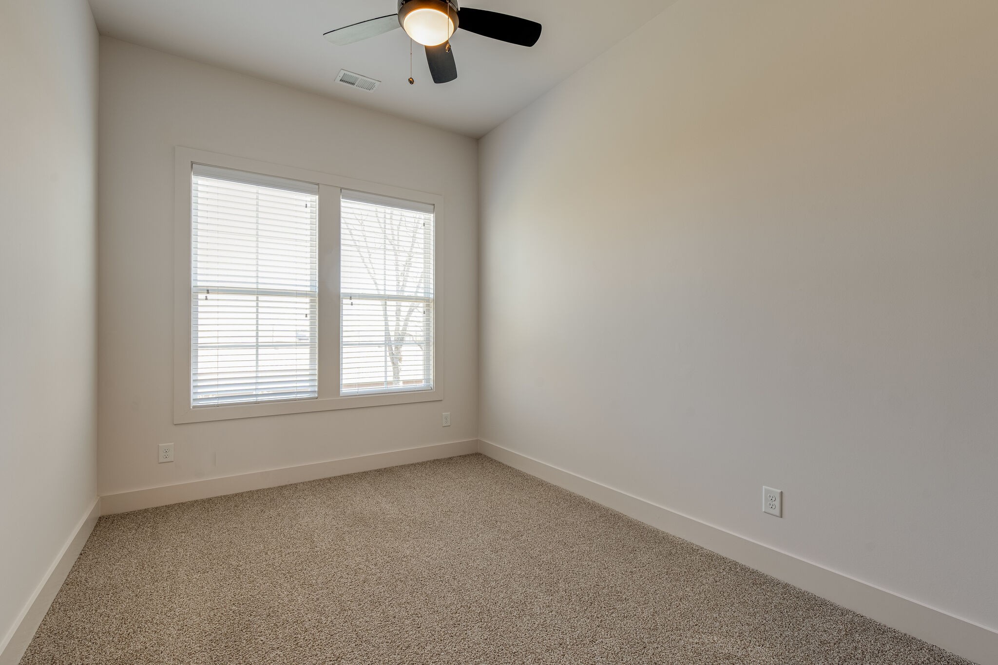 636B Vernon Ave
