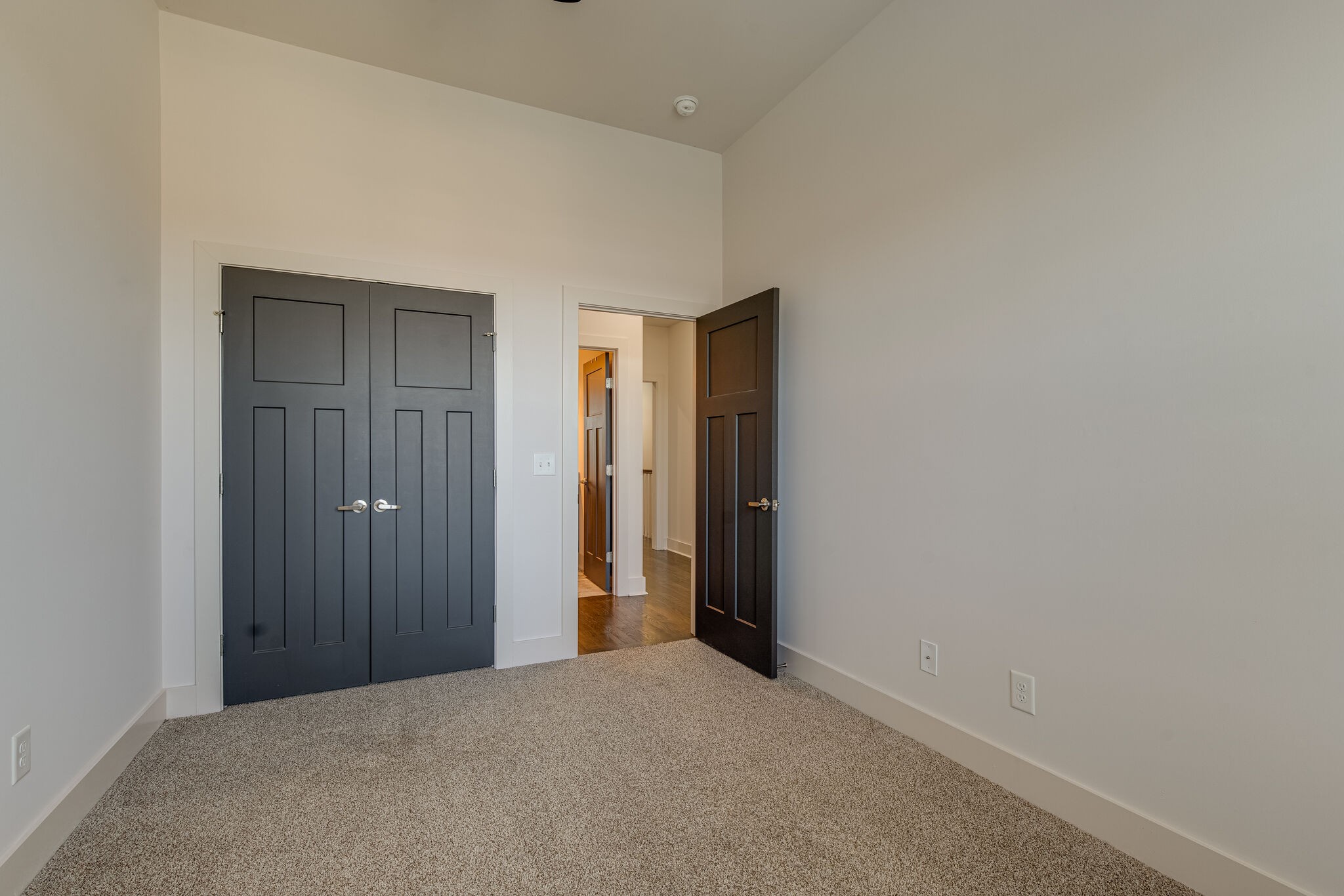 636B Vernon Ave