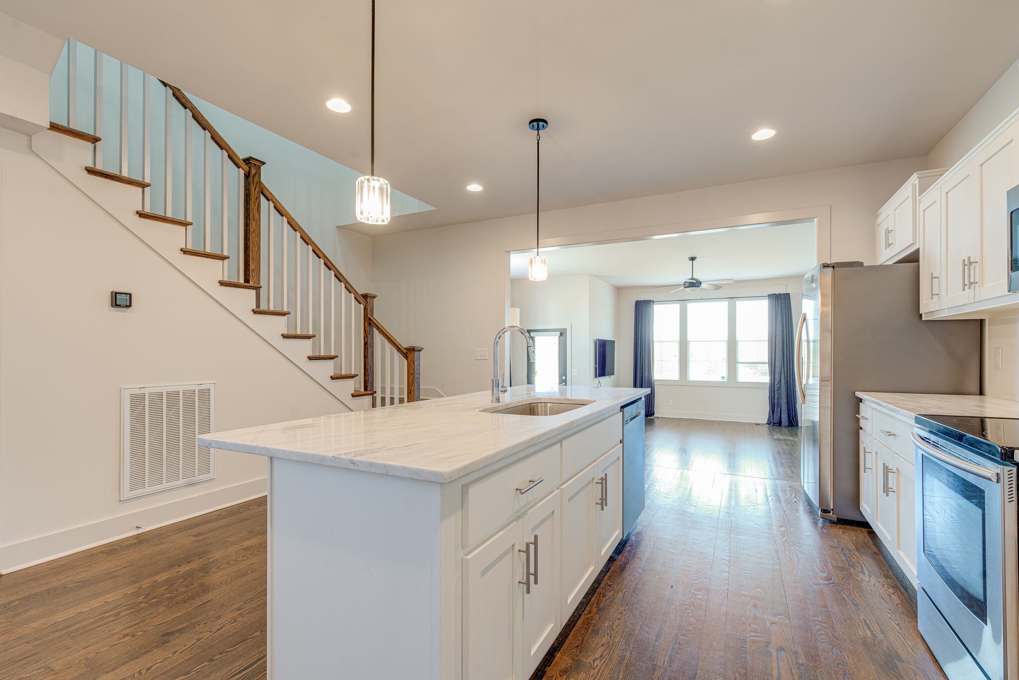 636B Vernon Ave