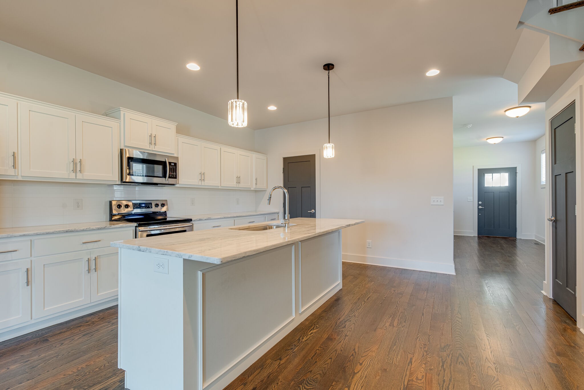636B Vernon Ave