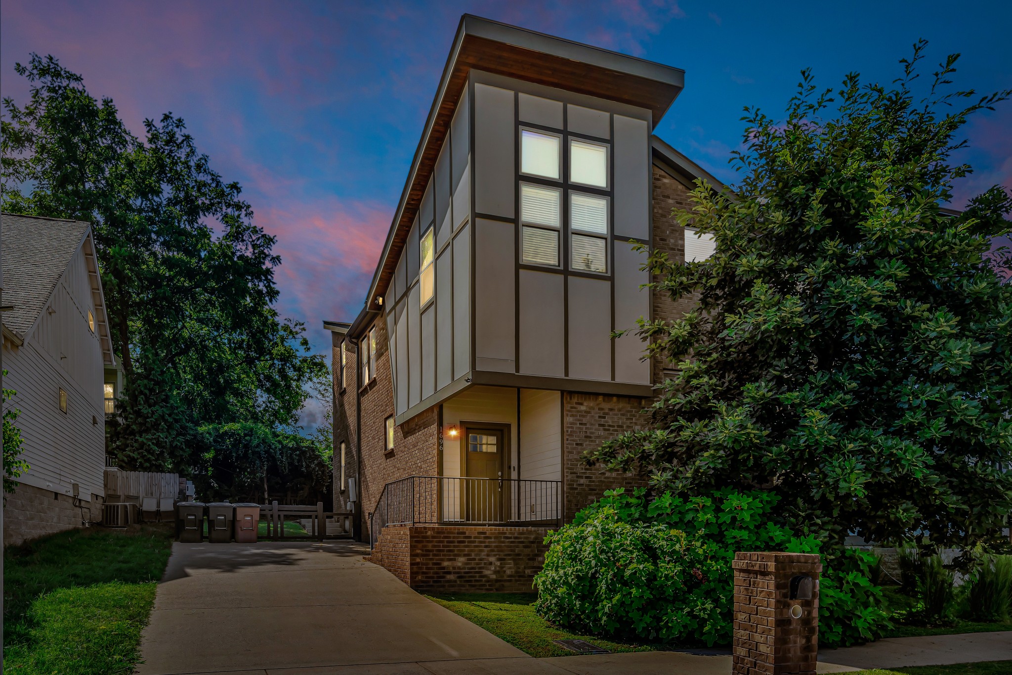 1696 Carvell Dr