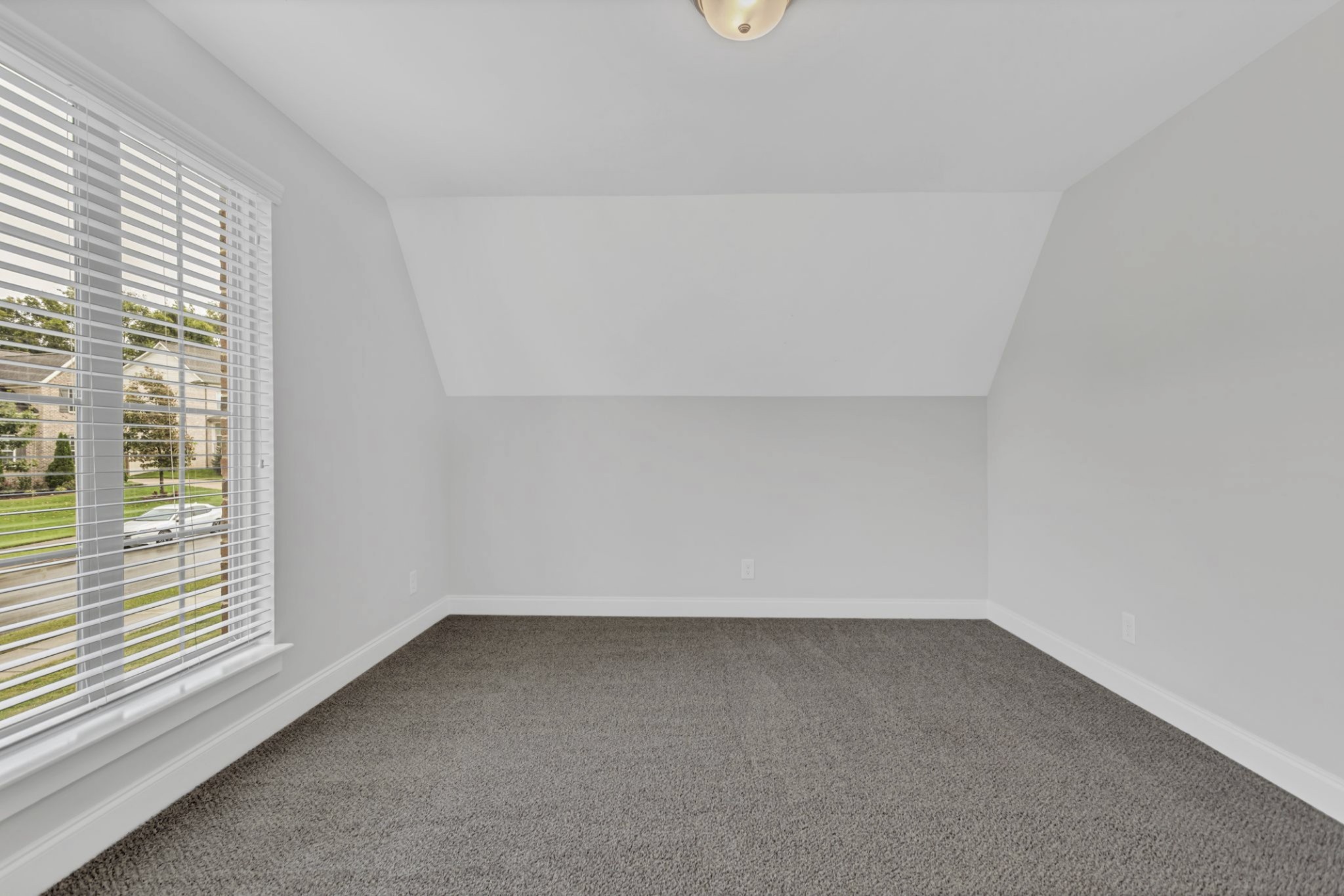 6093 Kidman Ln