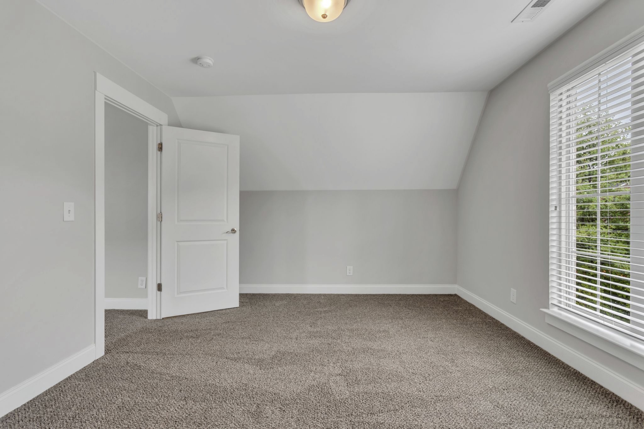 6093 Kidman Ln