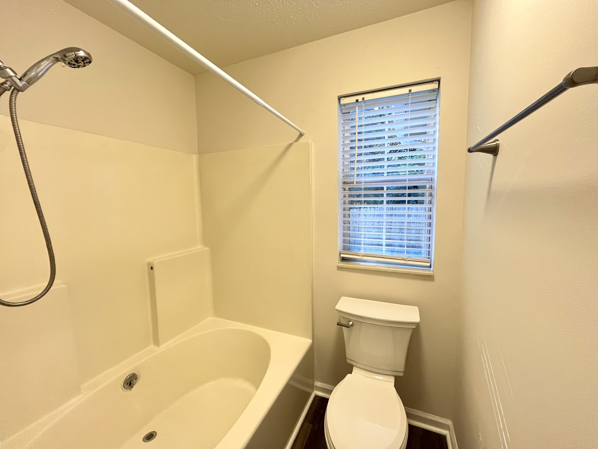5813 Avalon Ct