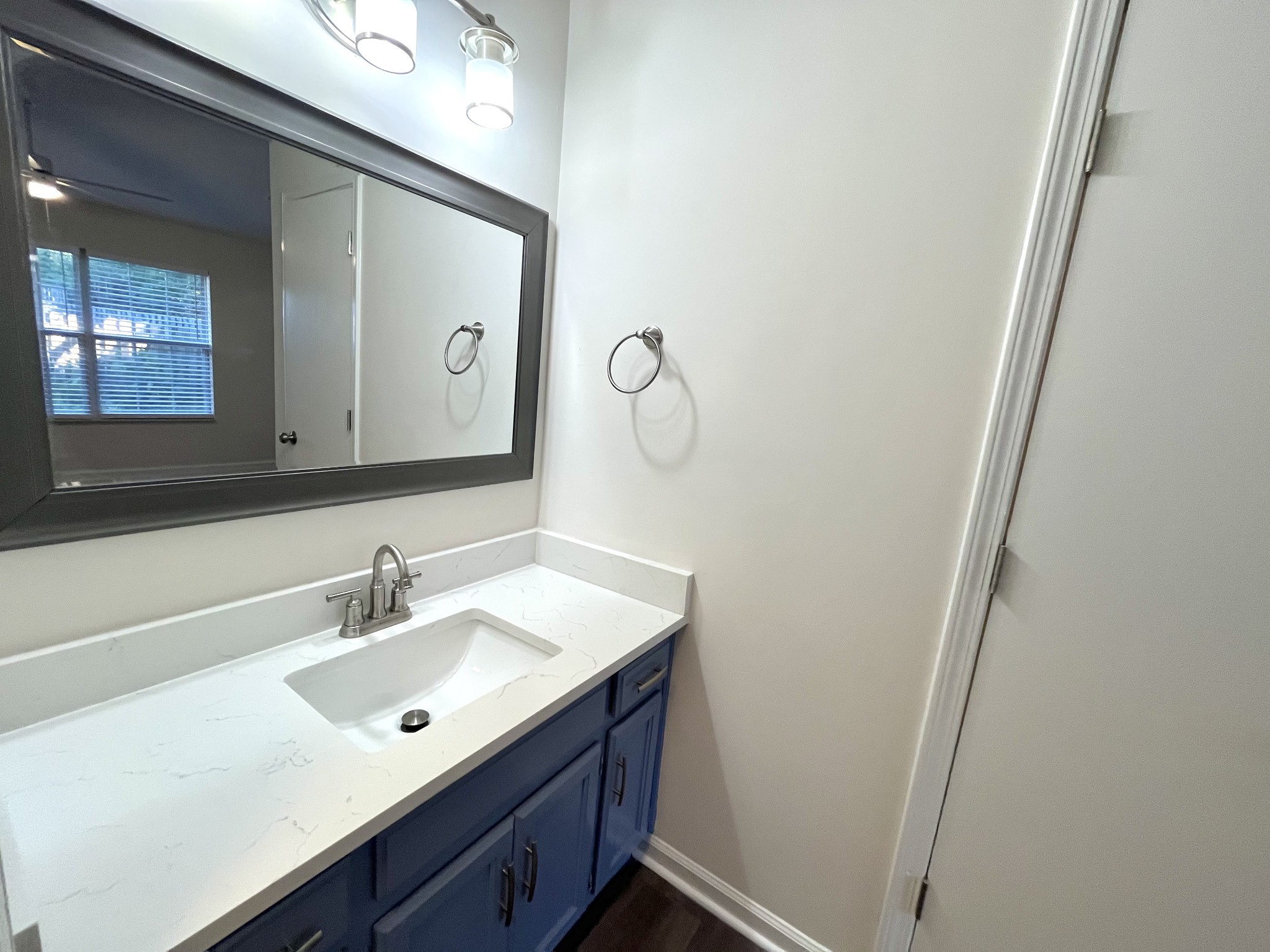 5813 Avalon Ct